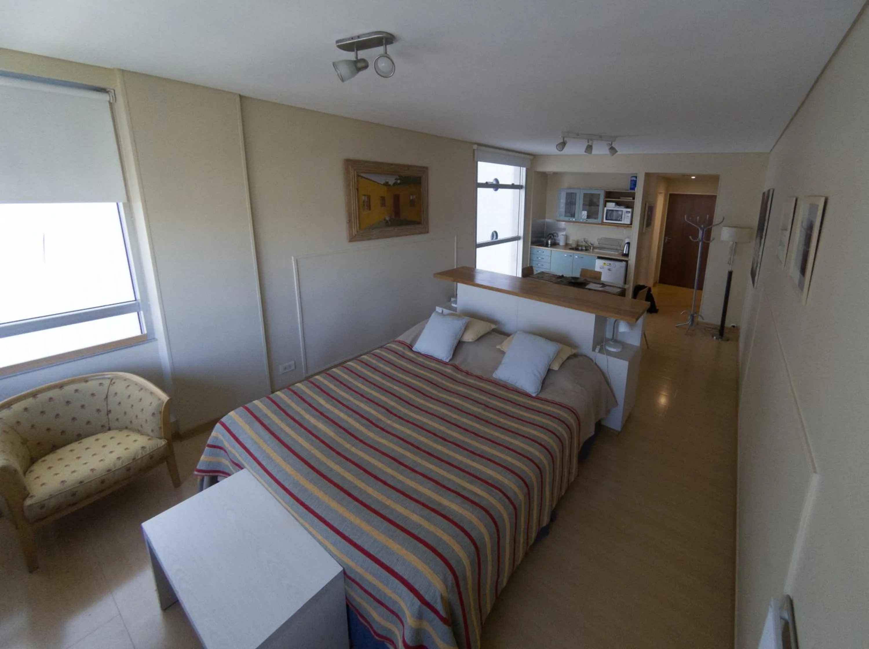 Photo of the whole room, Bed in Concord Callao