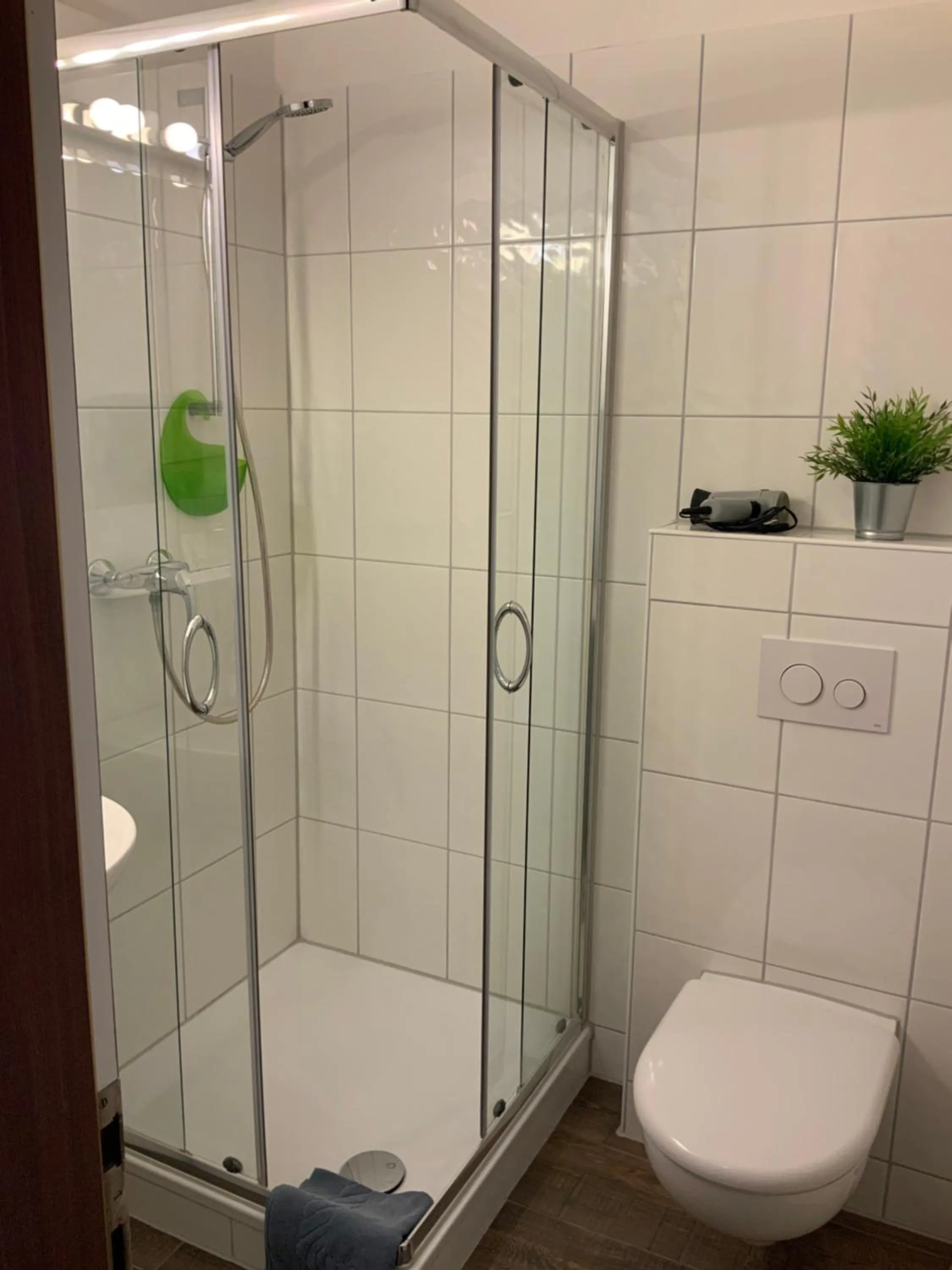 Bathroom in Hotel am Siebenpfennigsknapp