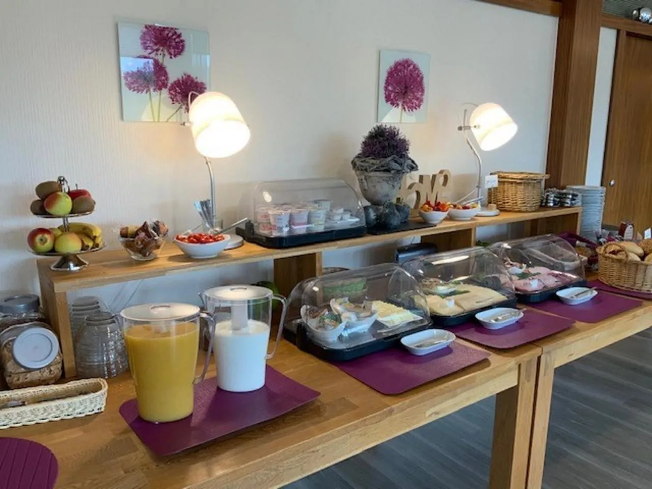 Buffet breakfast in Hotel am Siebenpfennigsknapp