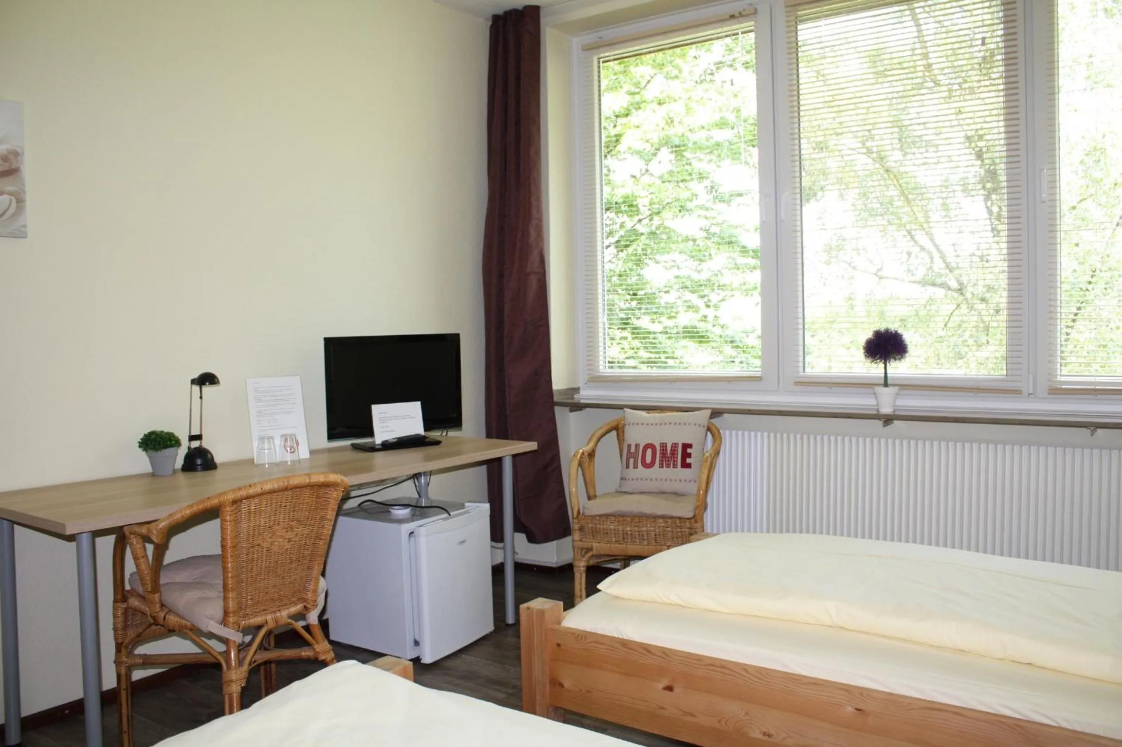 Photo of the whole room, Bed in Hotel am Siebenpfennigsknapp