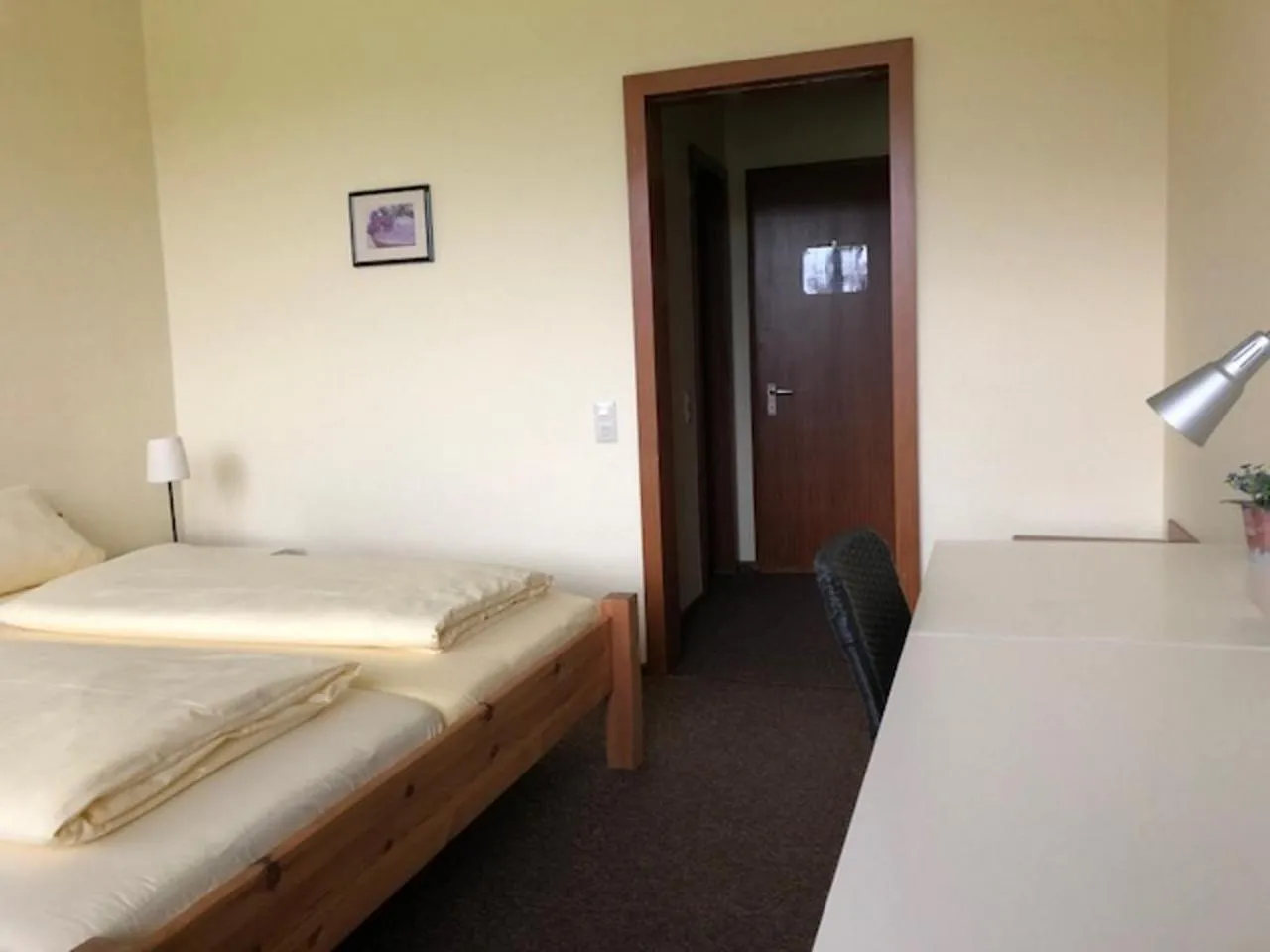 Photo of the whole room, Bed in Hotel am Siebenpfennigsknapp