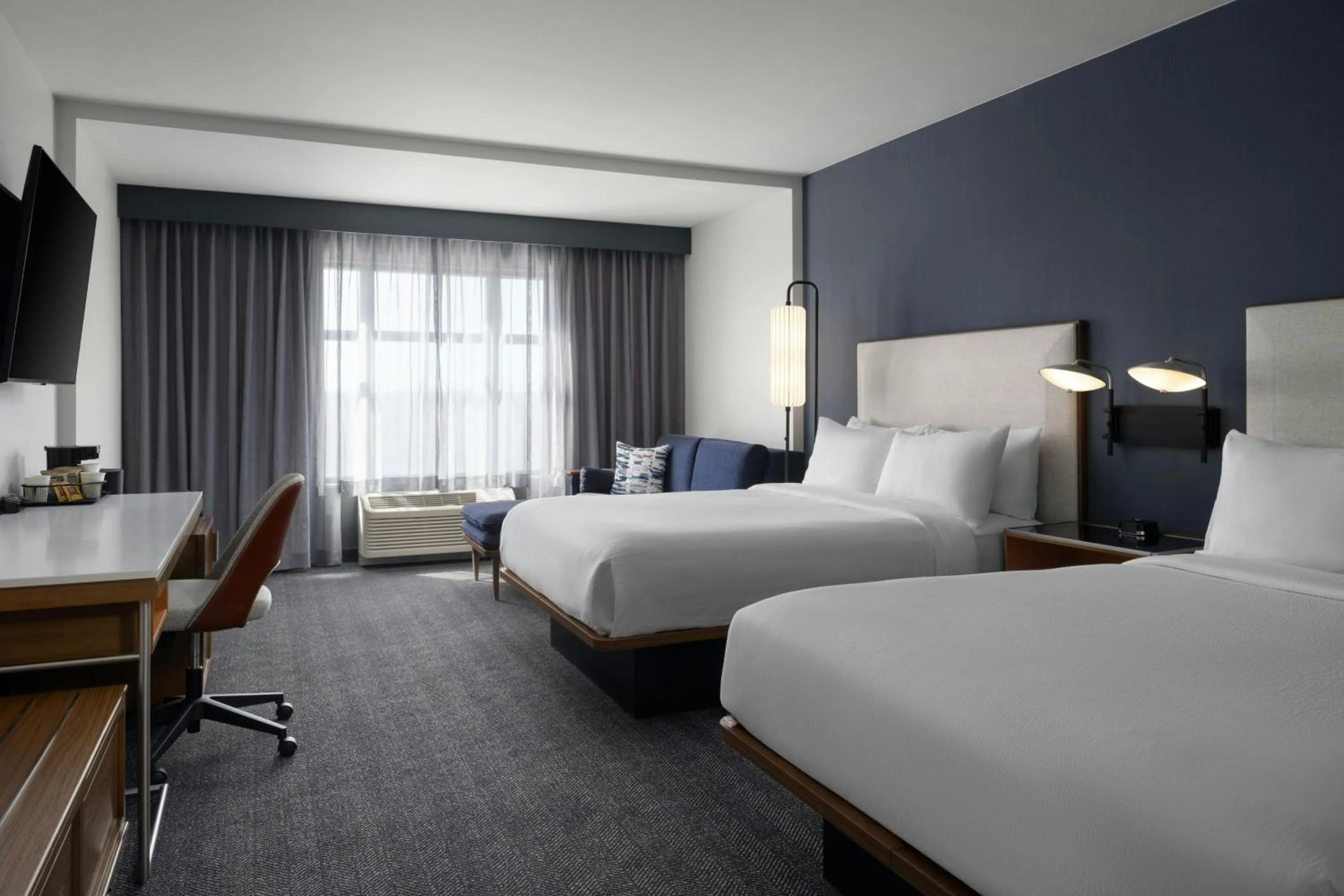 Photo of the whole room, Bed in Courtyard by Marriott Dallas DFW Airport North/Grapevine