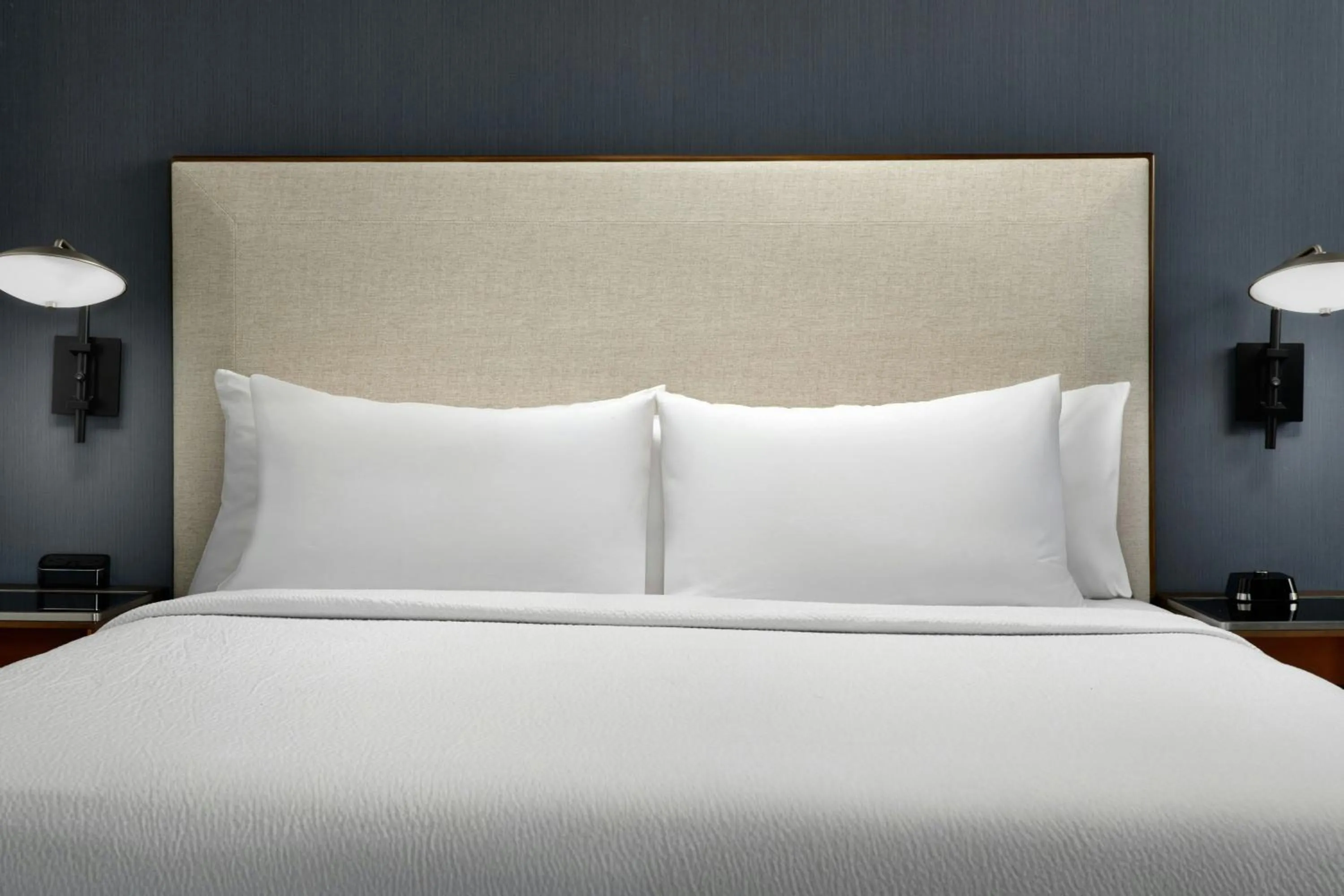 Photo of the whole room, Bed in Courtyard by Marriott Dallas DFW Airport North/Grapevine