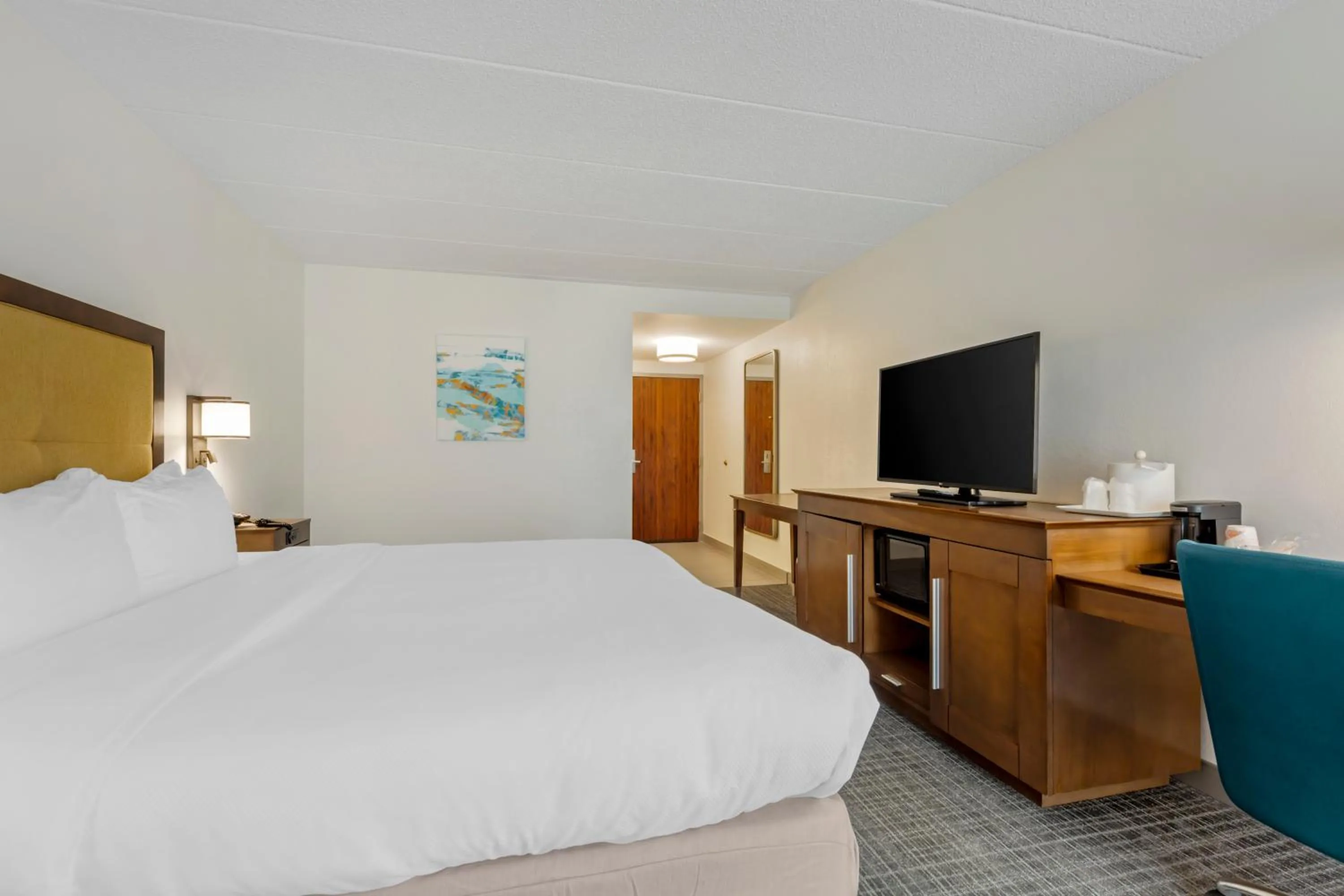 Bed in Comfort Inn Laurel - Fort Meade