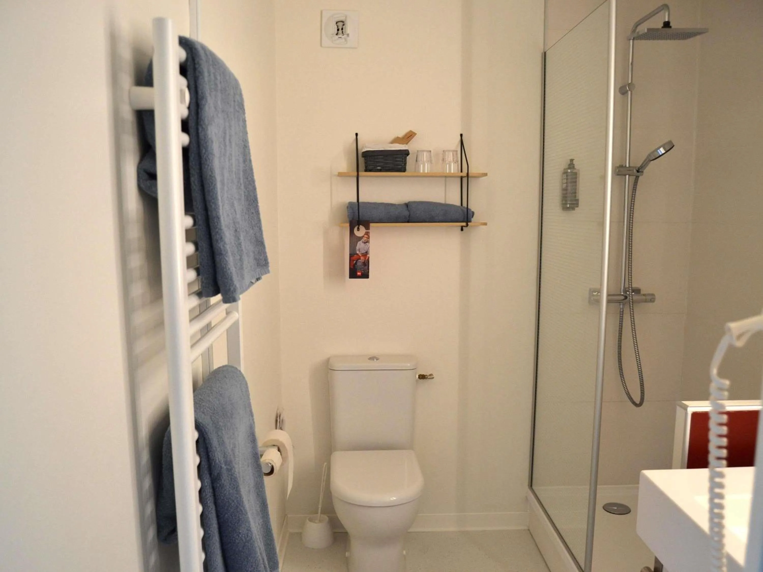 Bedroom in ibis Egletons