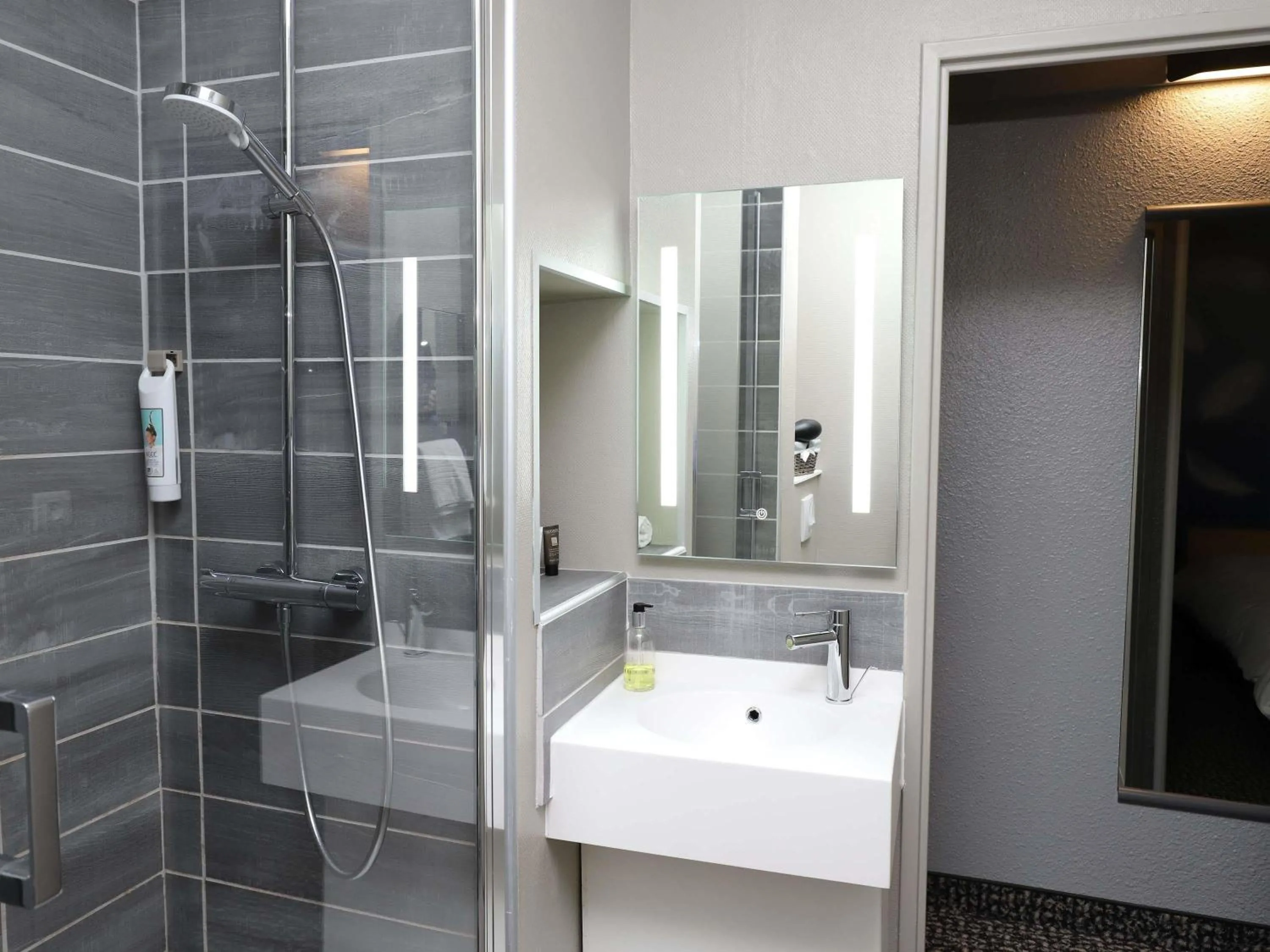 Bedroom in ibis Egletons