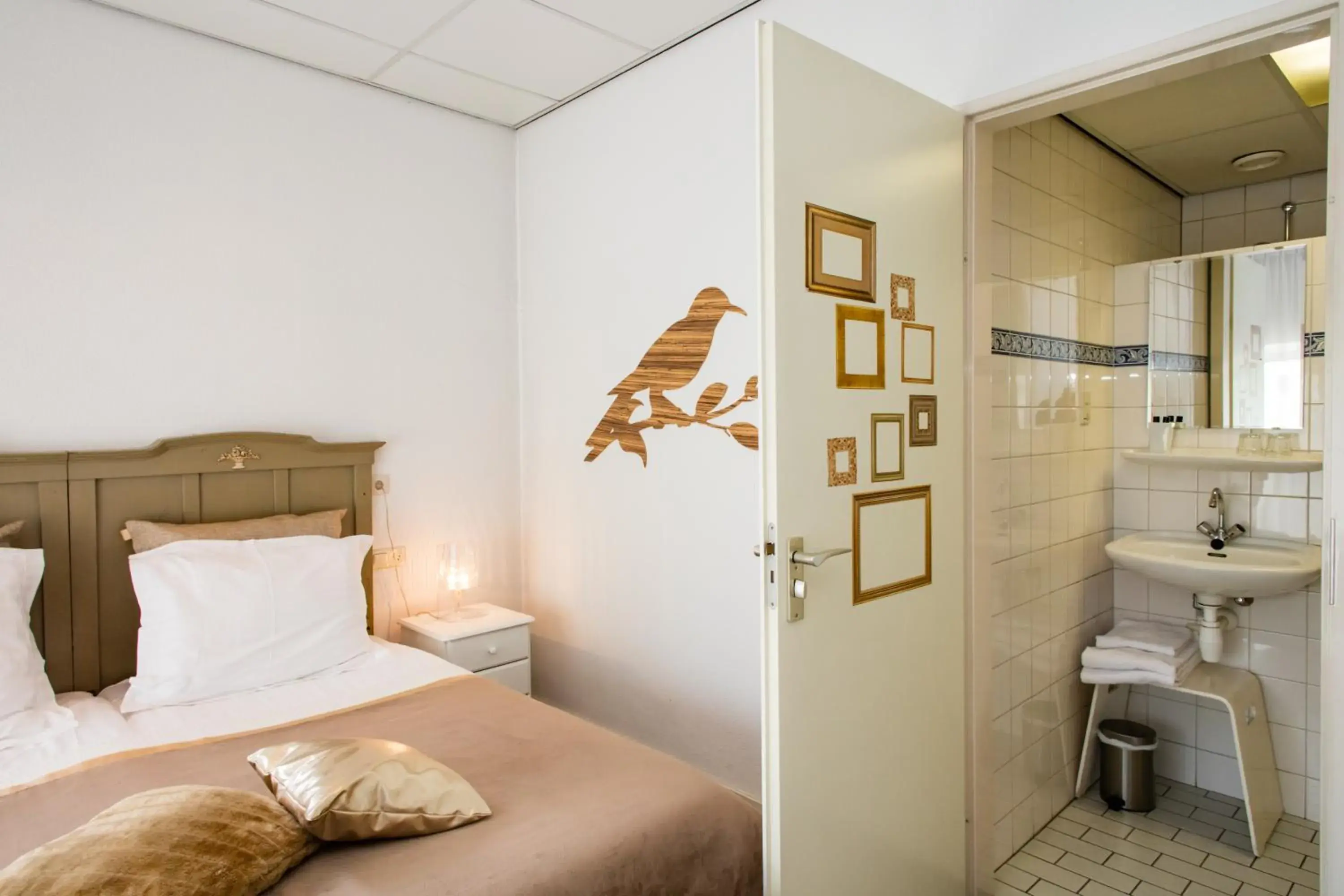 Triple Room - single occupancy in Hotel Restaurant Taverne Triple Room - single occupancy in Hotel Restaurant Taverne