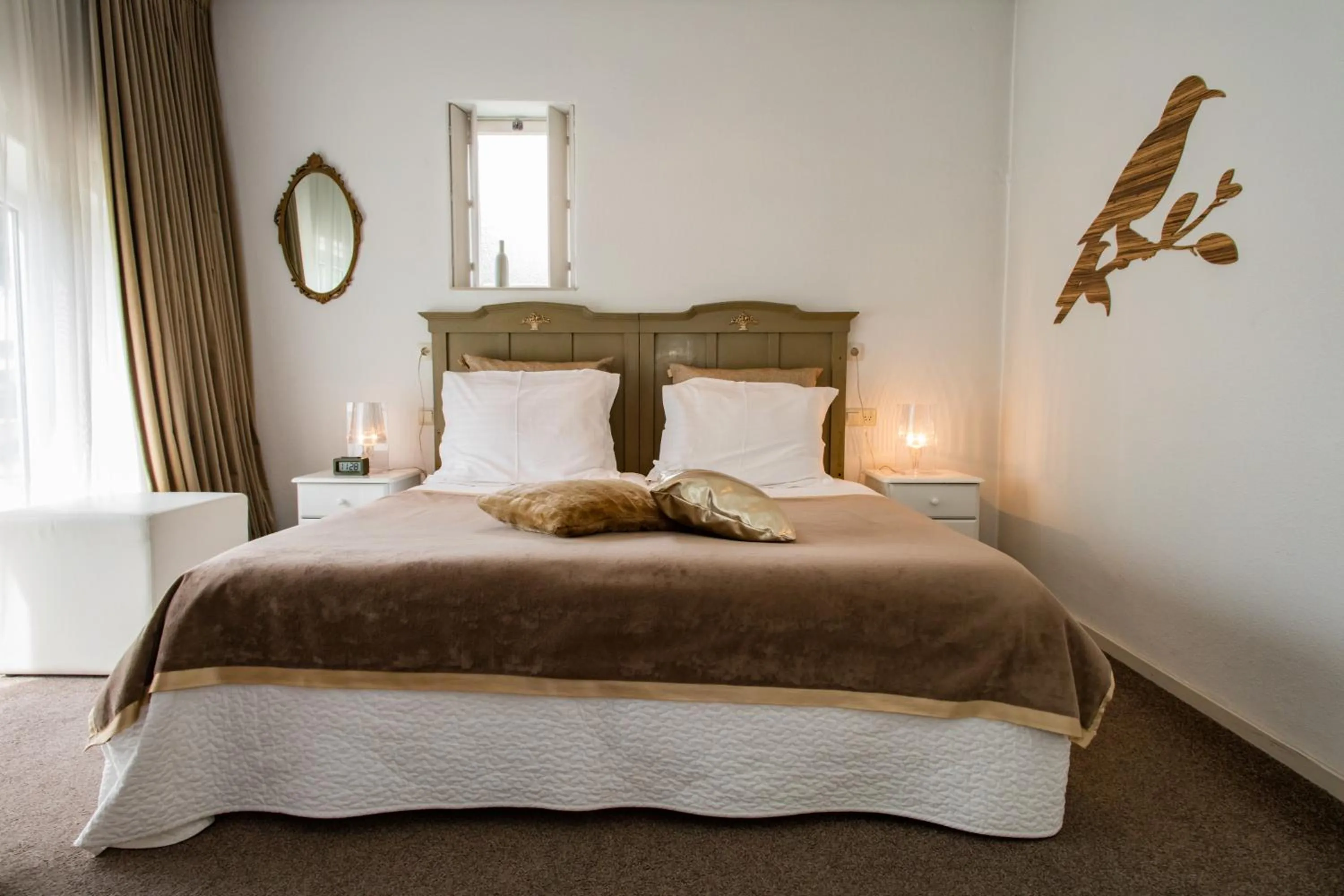 Bed in Hotel Restaurant Taverne