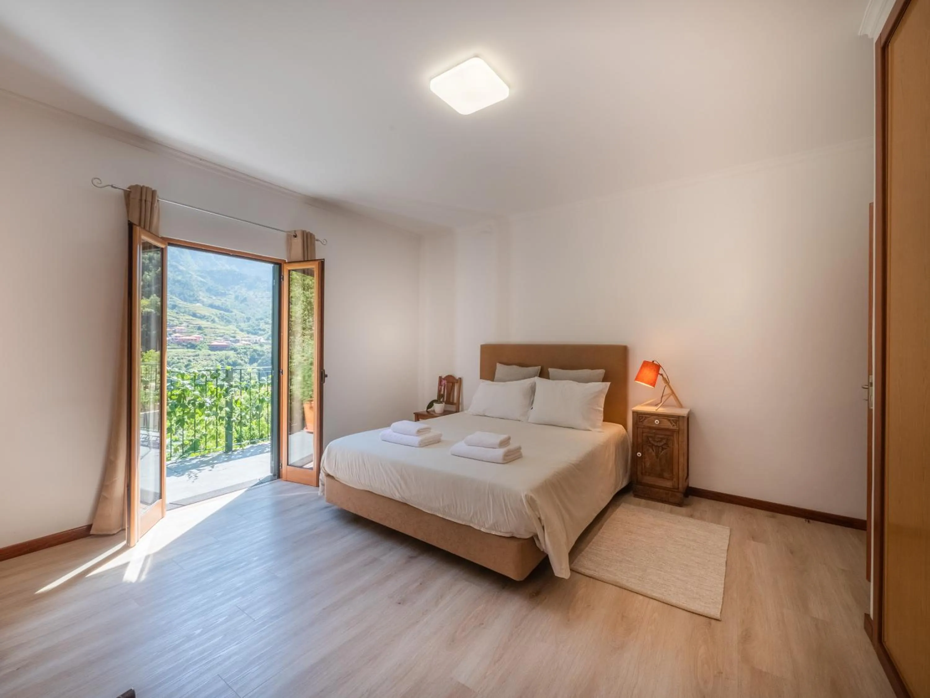 Bed in Madeira Surf Lodge