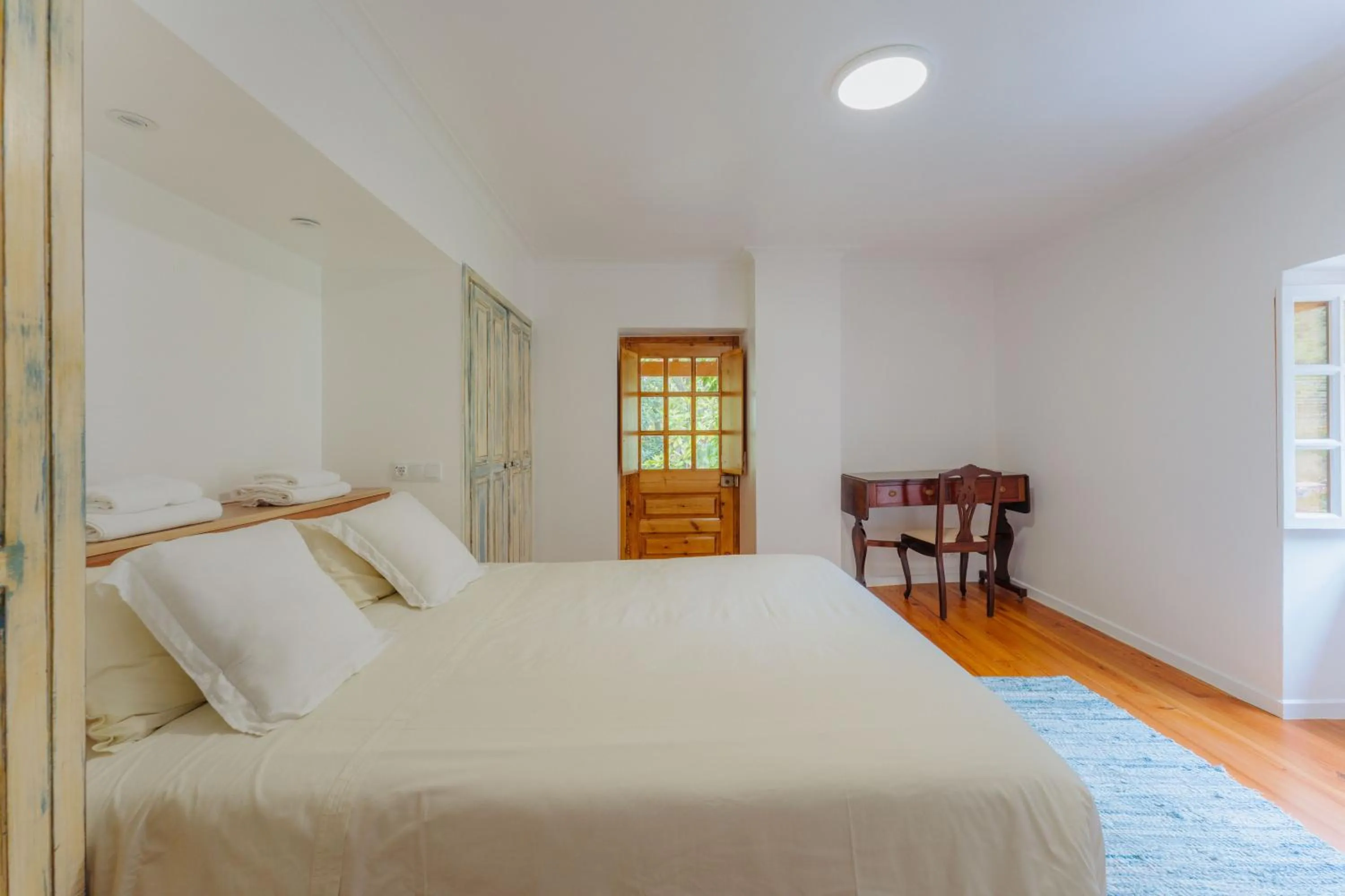 Bed in Madeira Surf Lodge