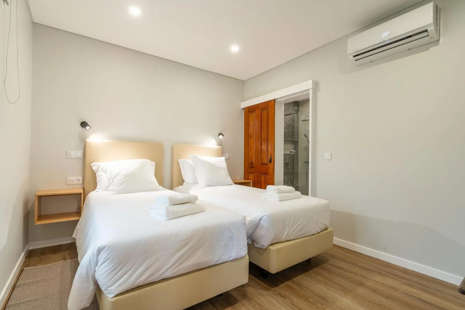 Bed in Madeira Surf Lodge