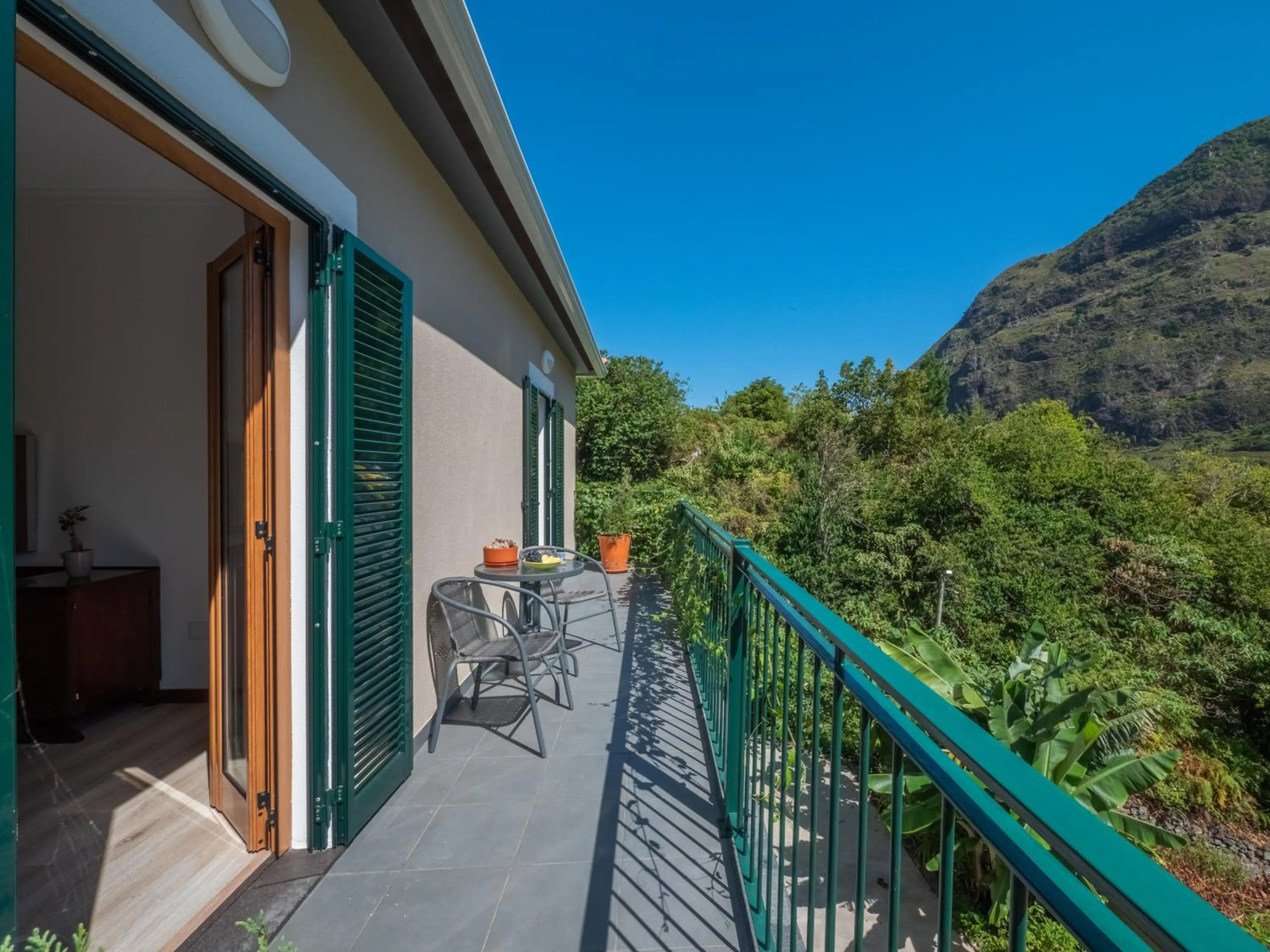 Day in Madeira Surf Lodge