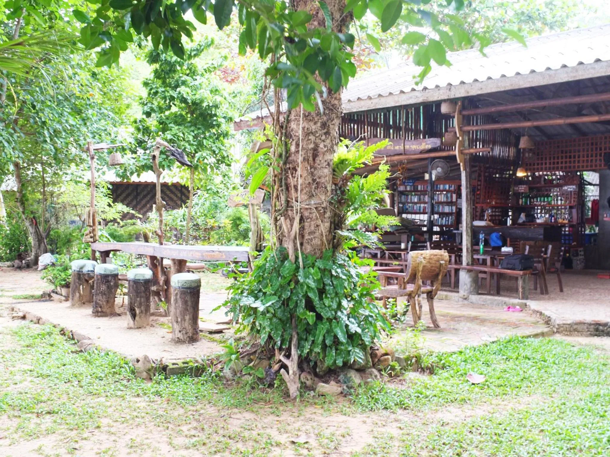 Property building in Bonhomie Beach Cottage