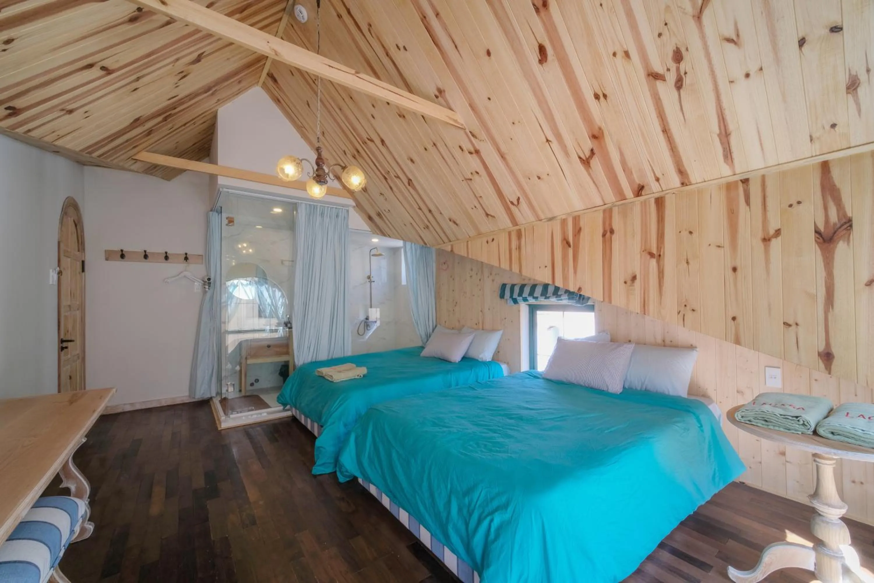 Photo of the whole room, Bed in Lacasa May