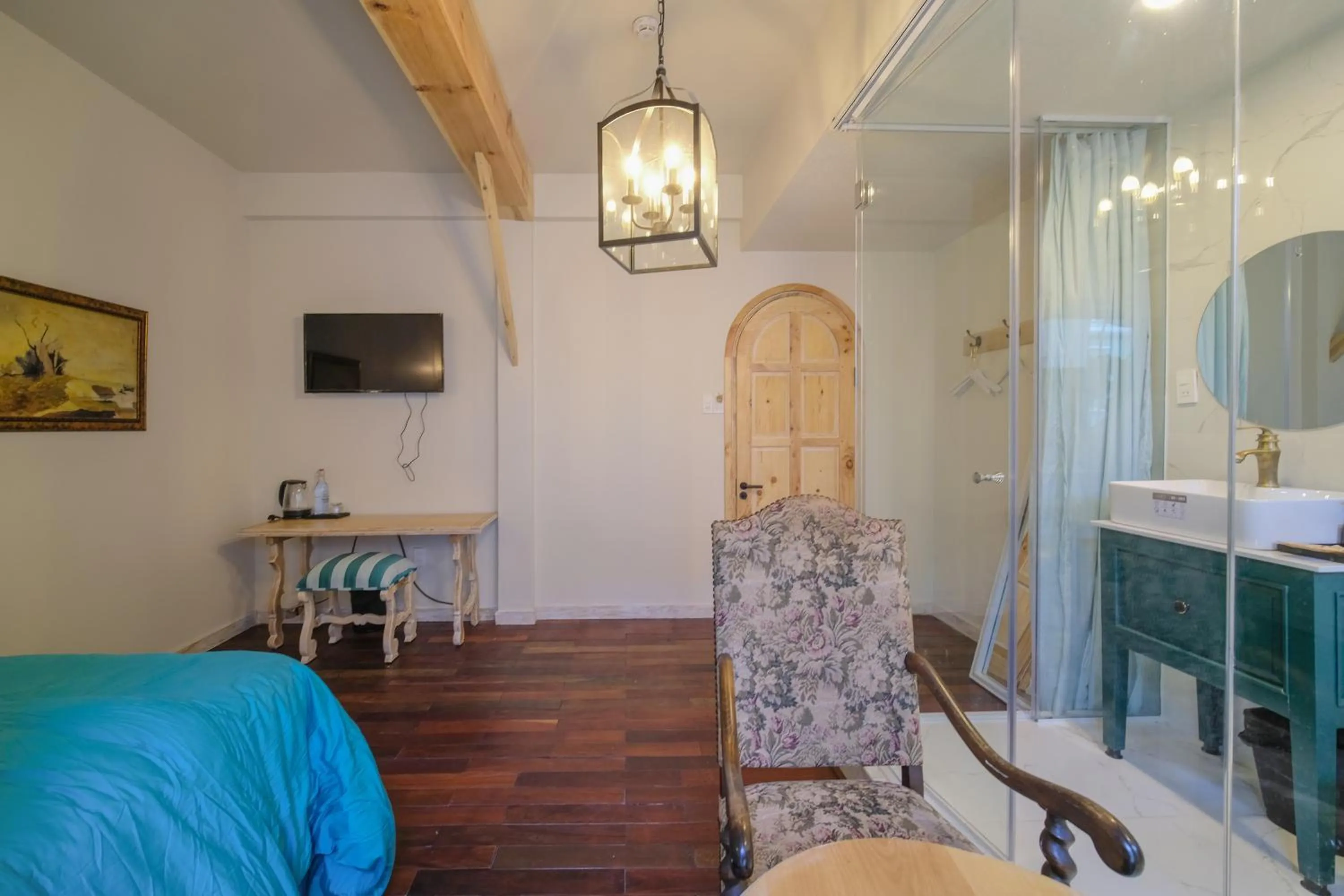 Communal lounge/ TV room in Lacasa May