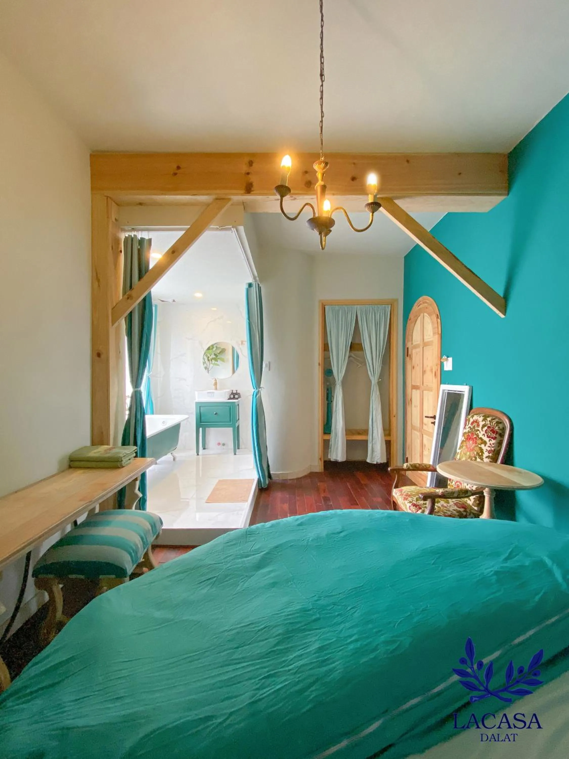 Shower, Bed in Lacasa May