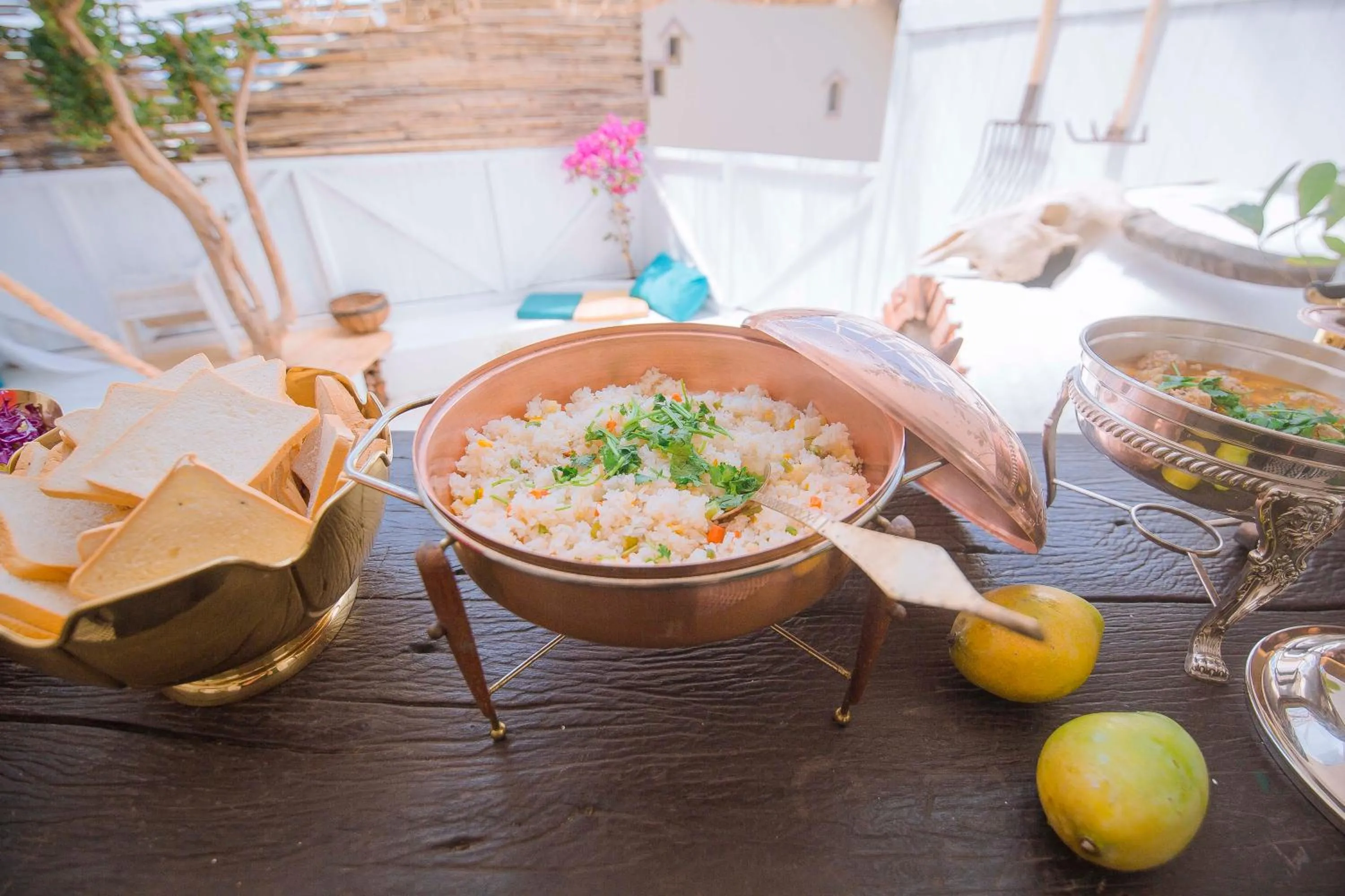 Restaurant/places to eat in Lacasa May