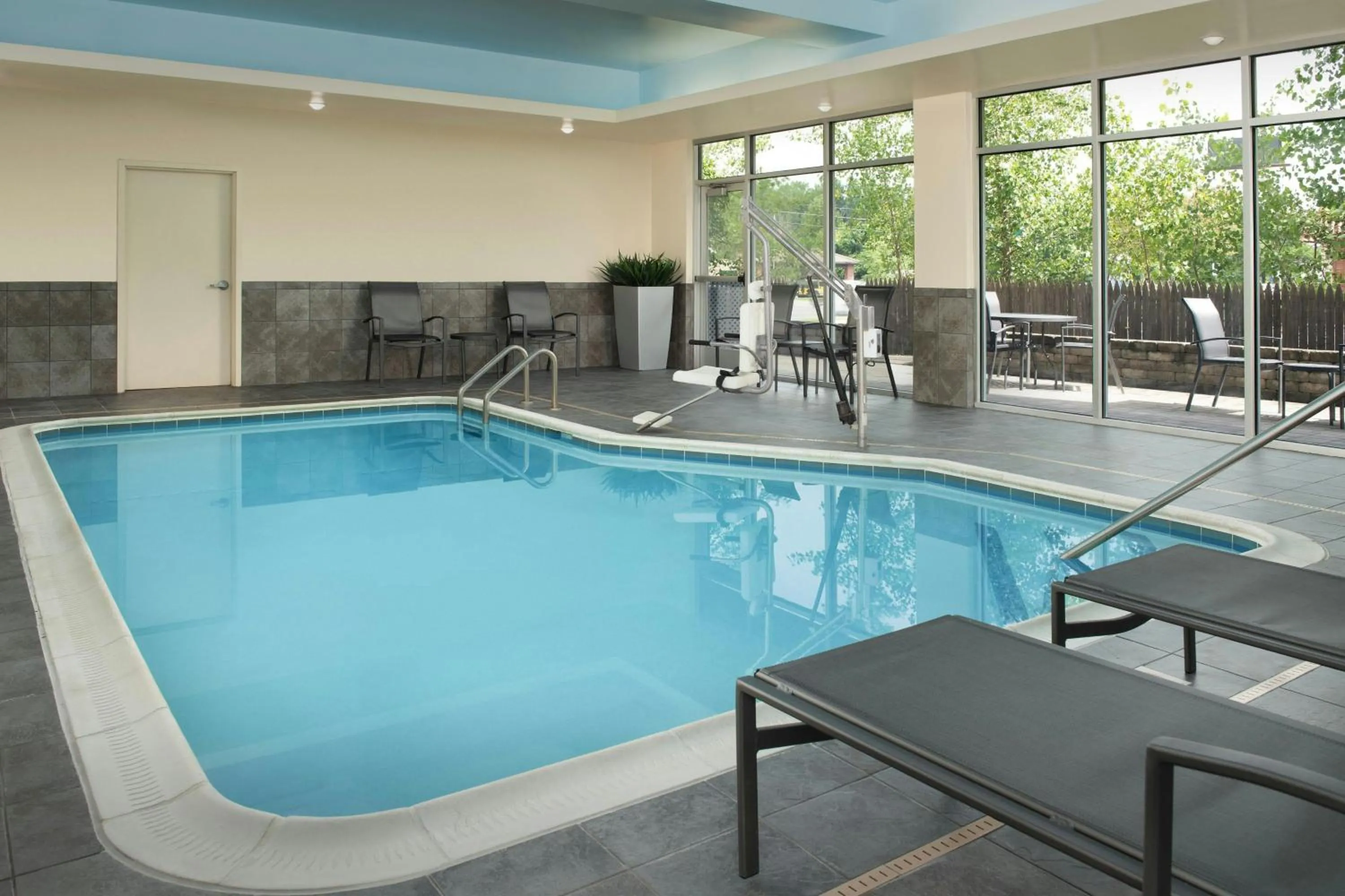 Swimming pool in Fairfield Inn & Suites by Marriott Ithaca