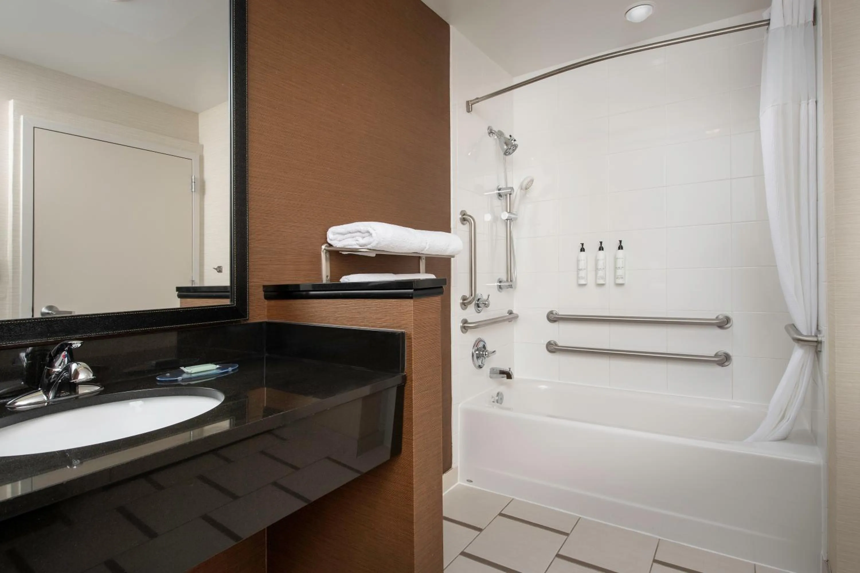 Bathroom in Fairfield Inn & Suites by Marriott Ithaca