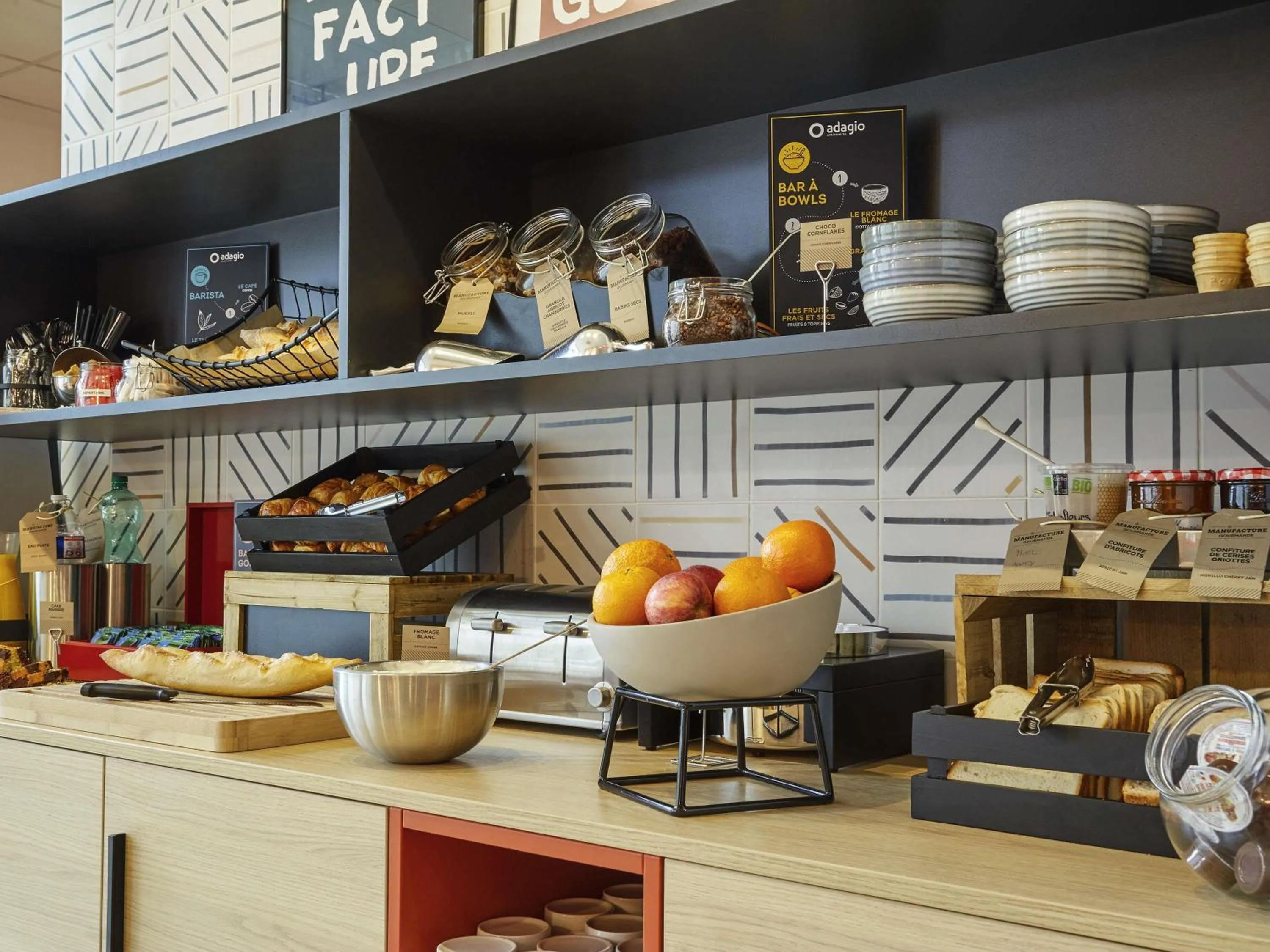 Breakfast in Aparthotel Adagio Access Avignon