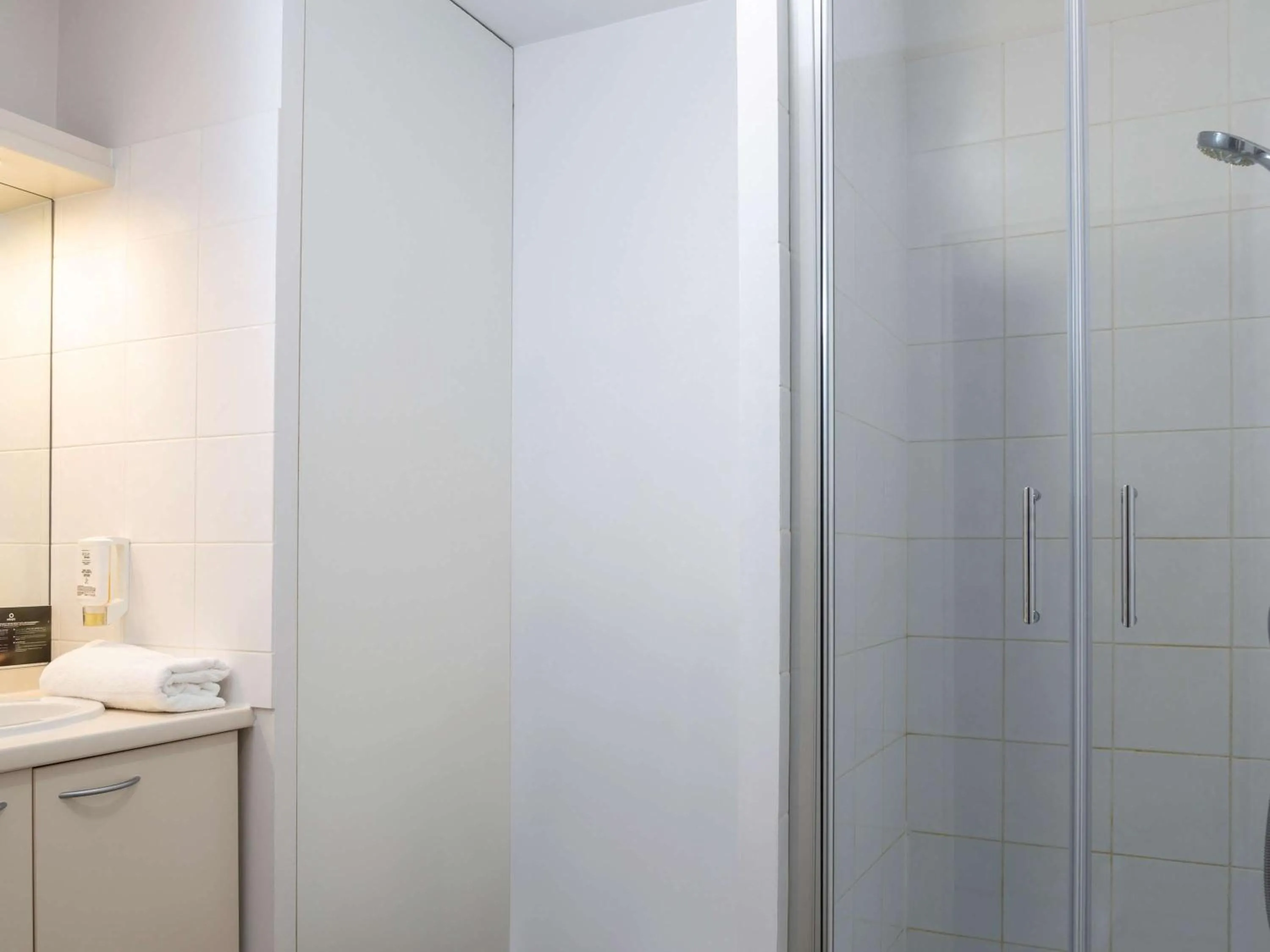 Bathroom in Aparthotel Adagio Access Avignon