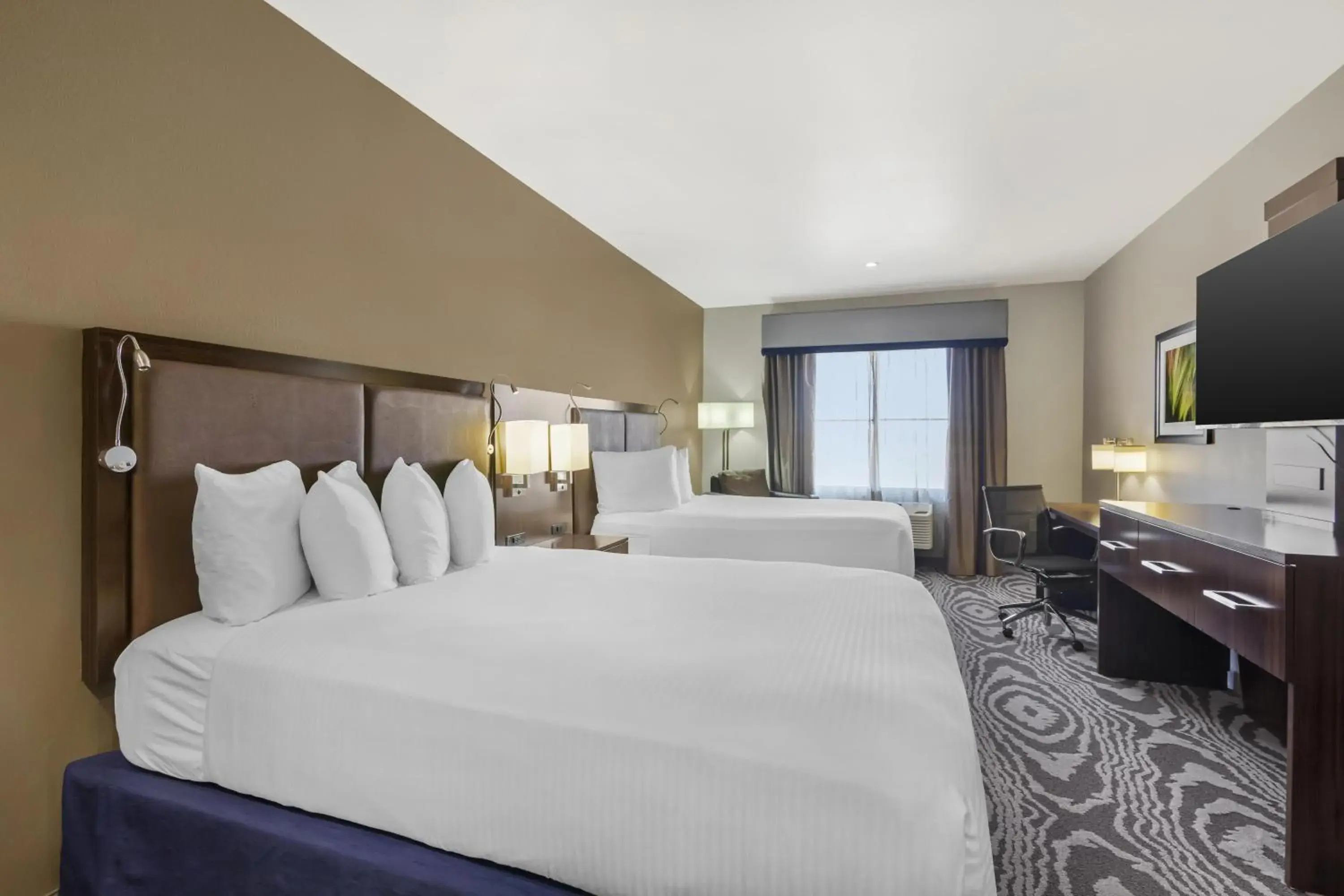 Queen Suite with Two Queen Beds - Non-Smoking in Best Western Plus Williston Hotel & Suites Queen Suite with Two Queen Beds - Non-Smoking in Best Western Plus Williston Hotel & Suites