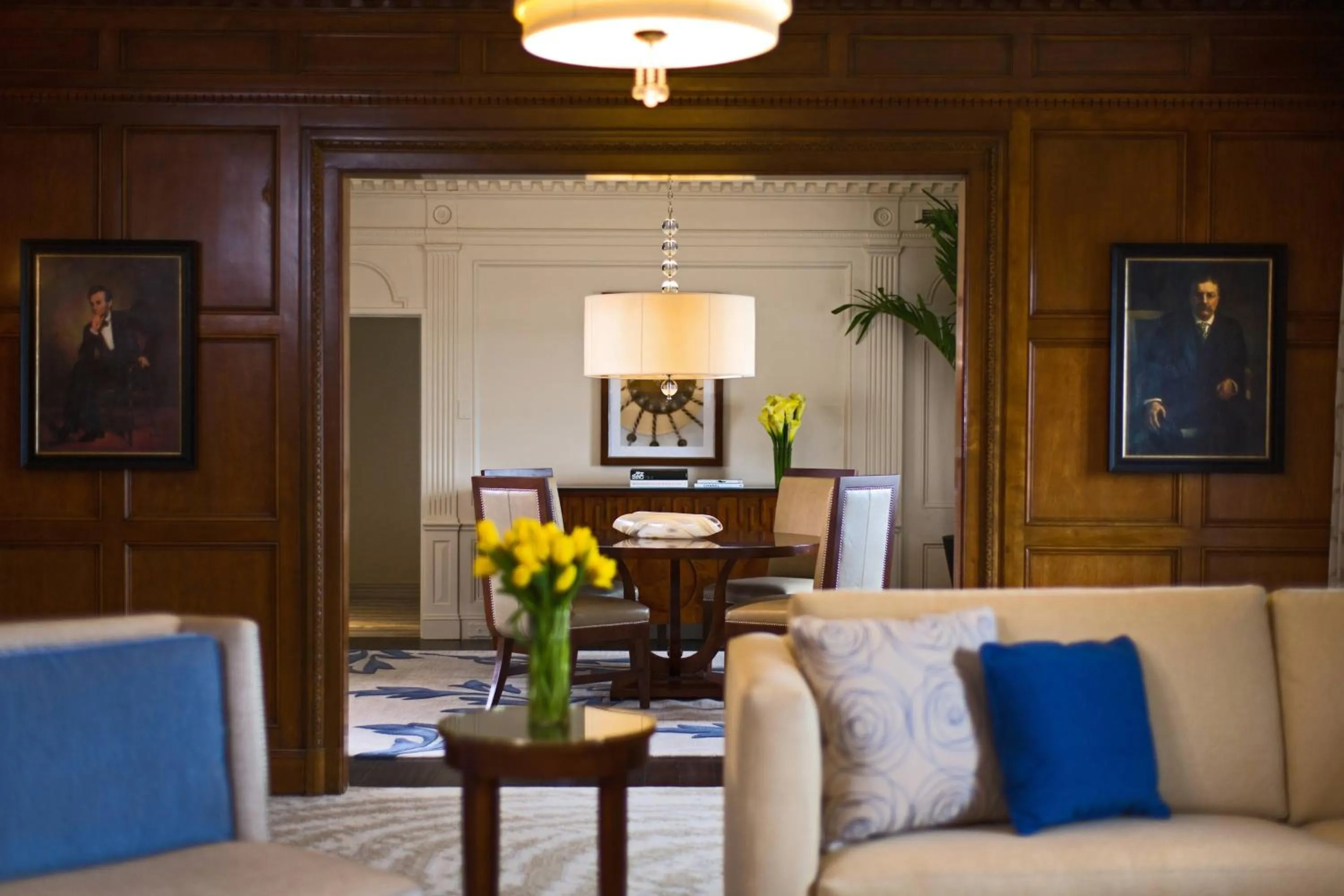 Living room in Peoria Marriott Pere Marquette