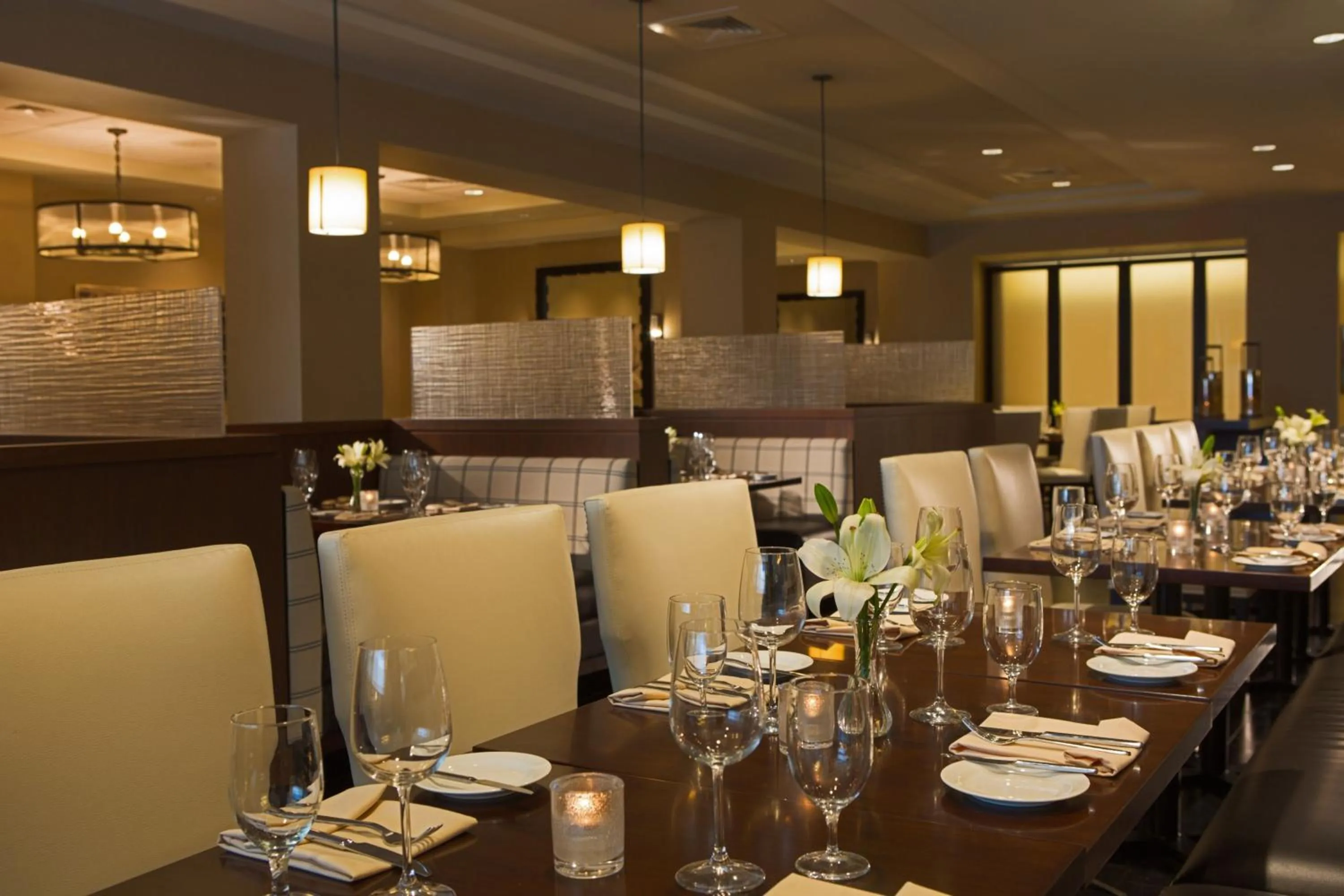 Restaurant/places to eat in Peoria Marriott Pere Marquette