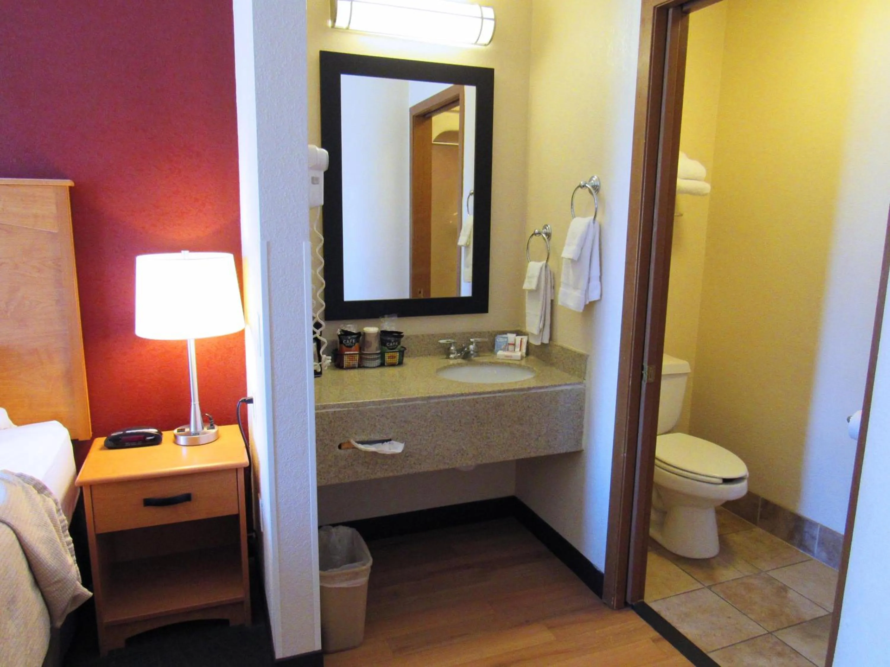 Photo of the whole room, Bed in Red Roof Inn Fargo - I-94/Medical Center