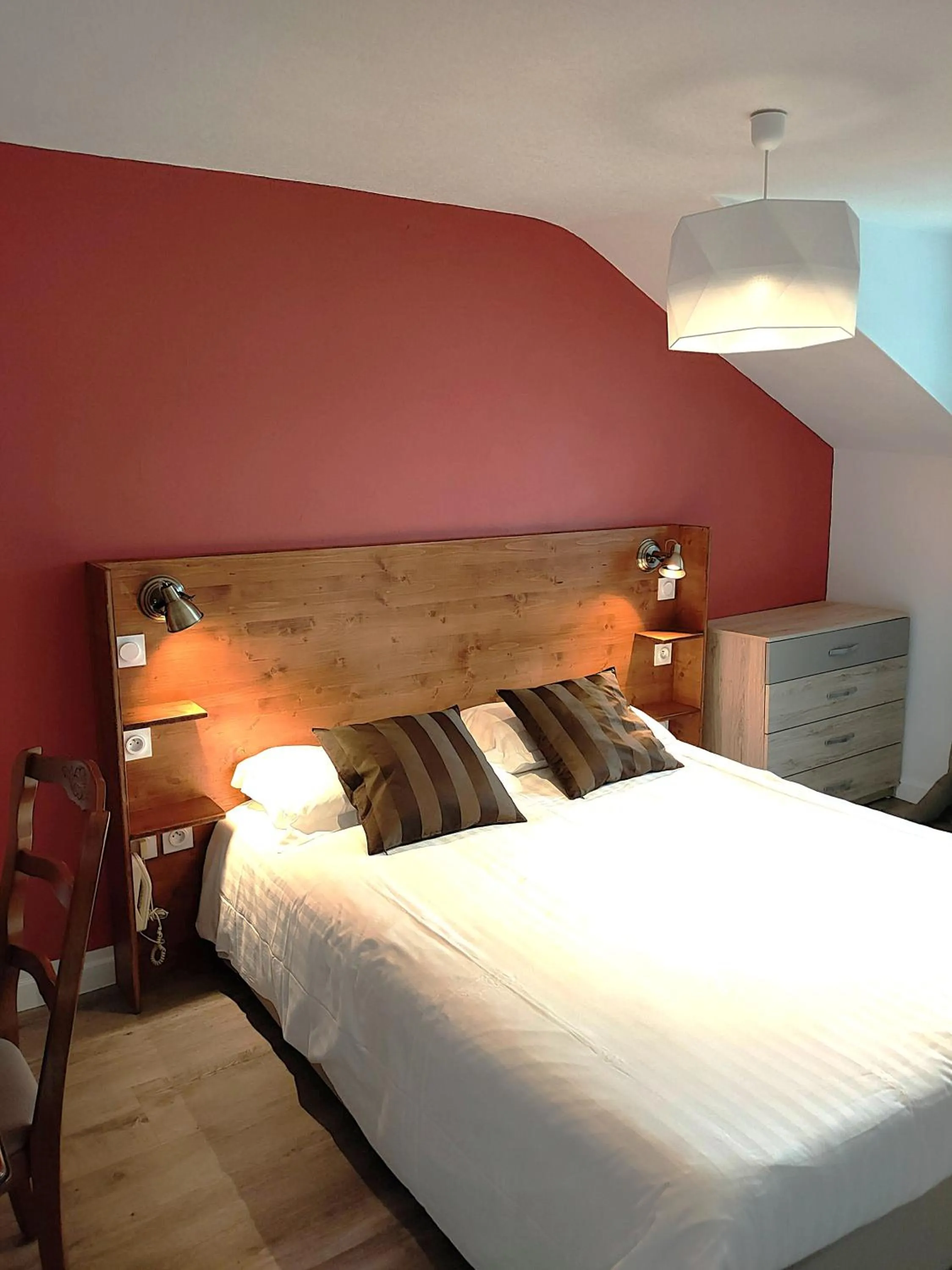 Bed in Hostellerie du Parc