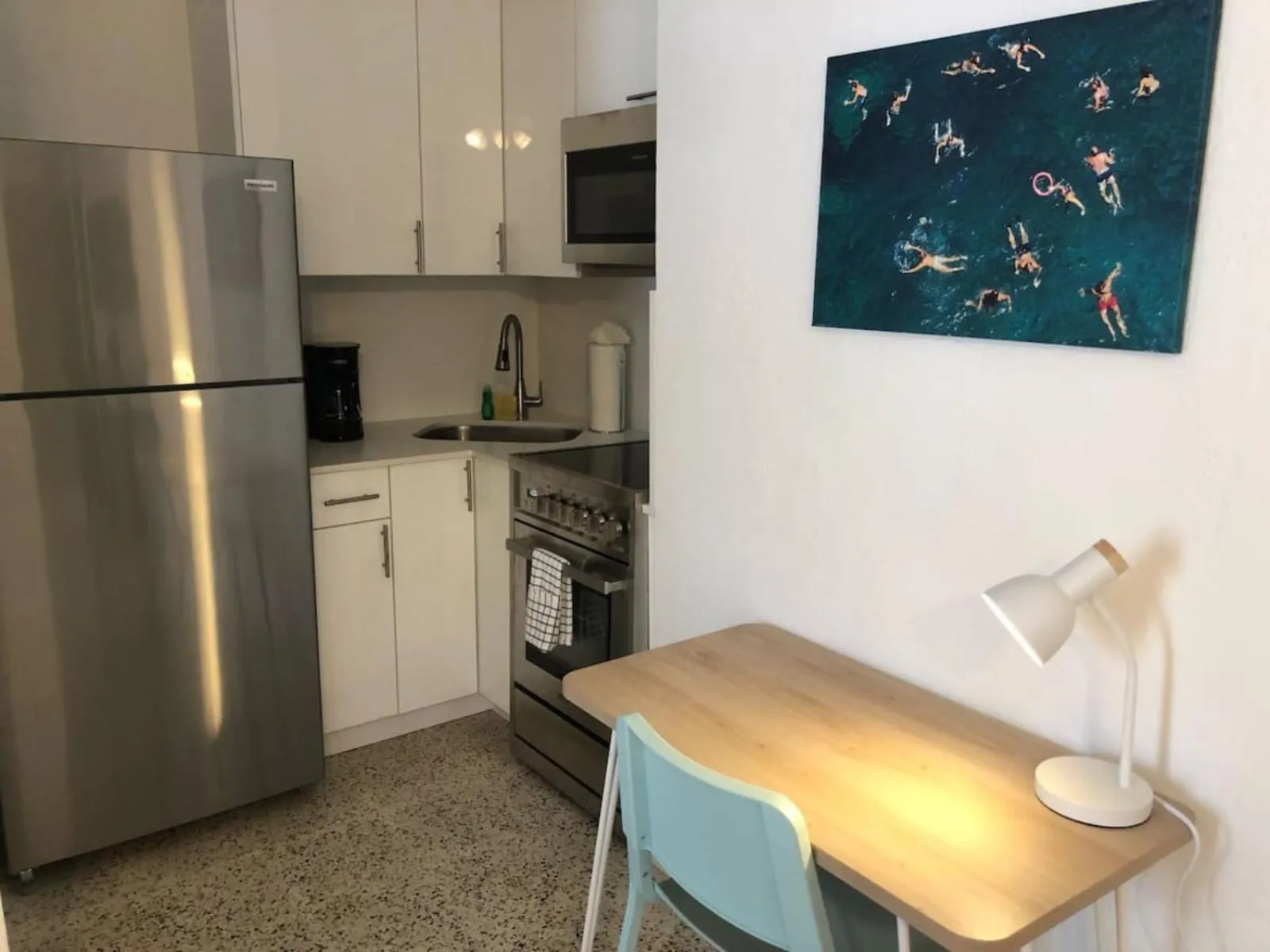 Coffee/tea facilities in Broadwaysuites Downtown By RocketStay