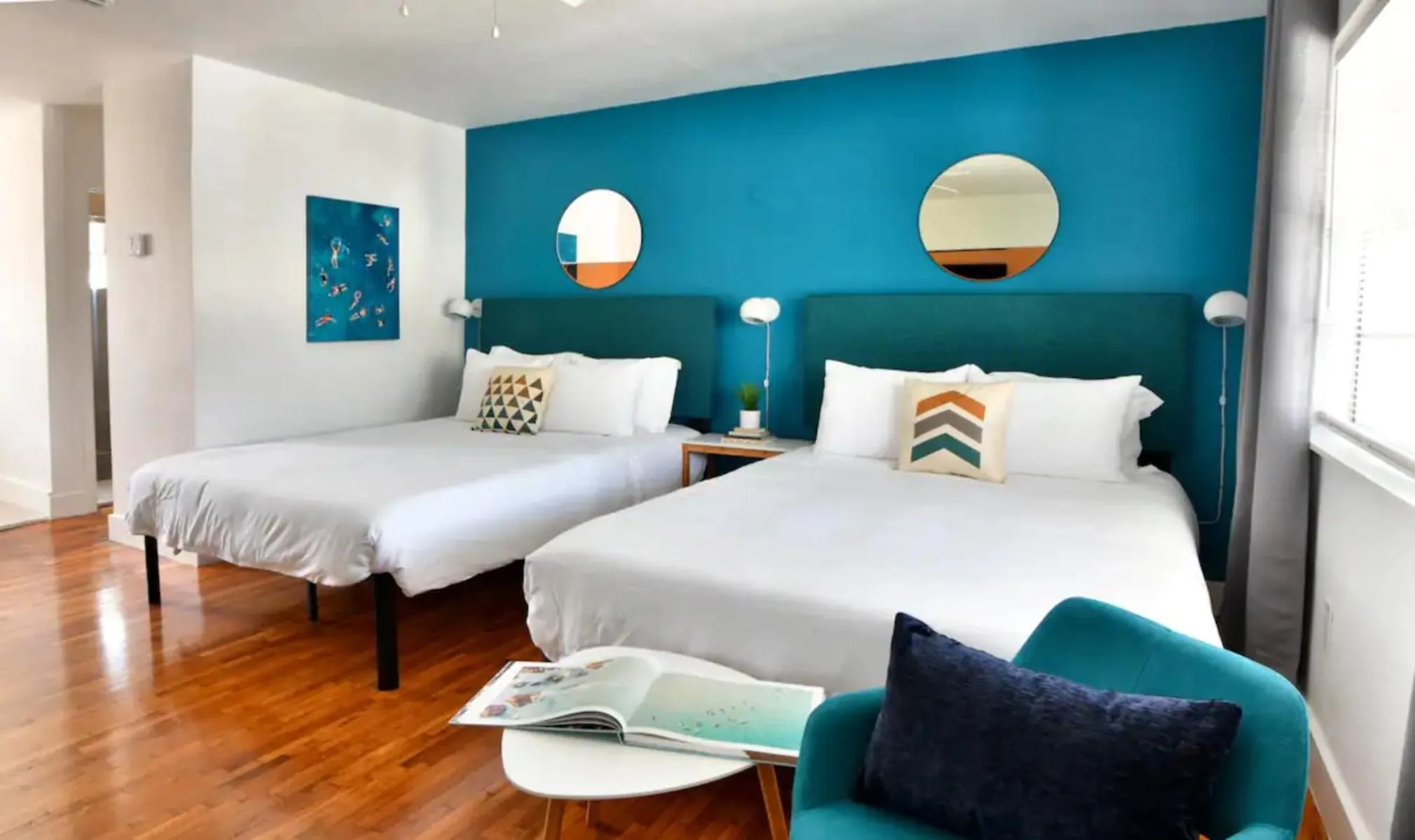 Bed in Broadwaysuites Downtown By RocketStay