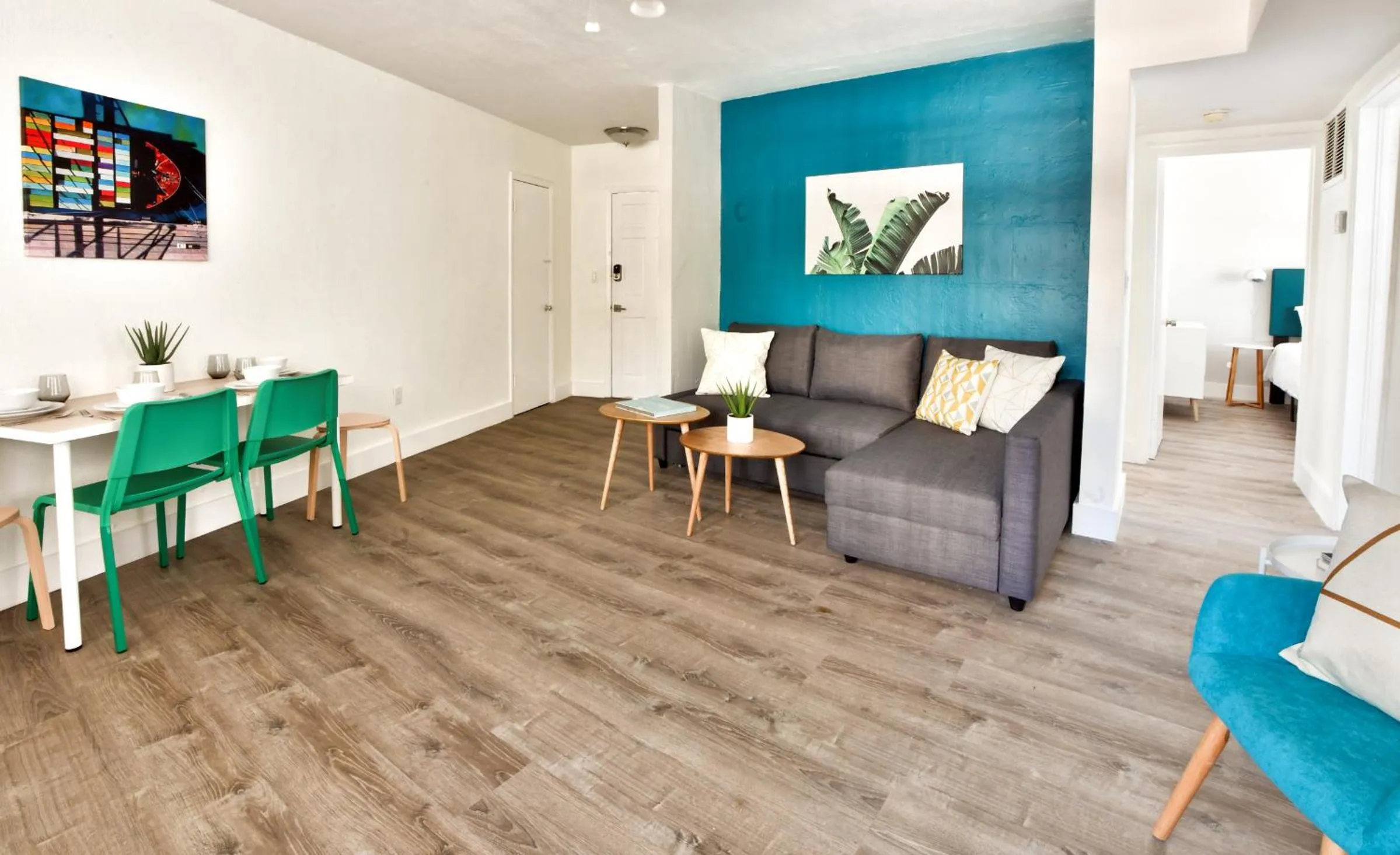 Living room in Broadwaysuites Downtown By RocketStay