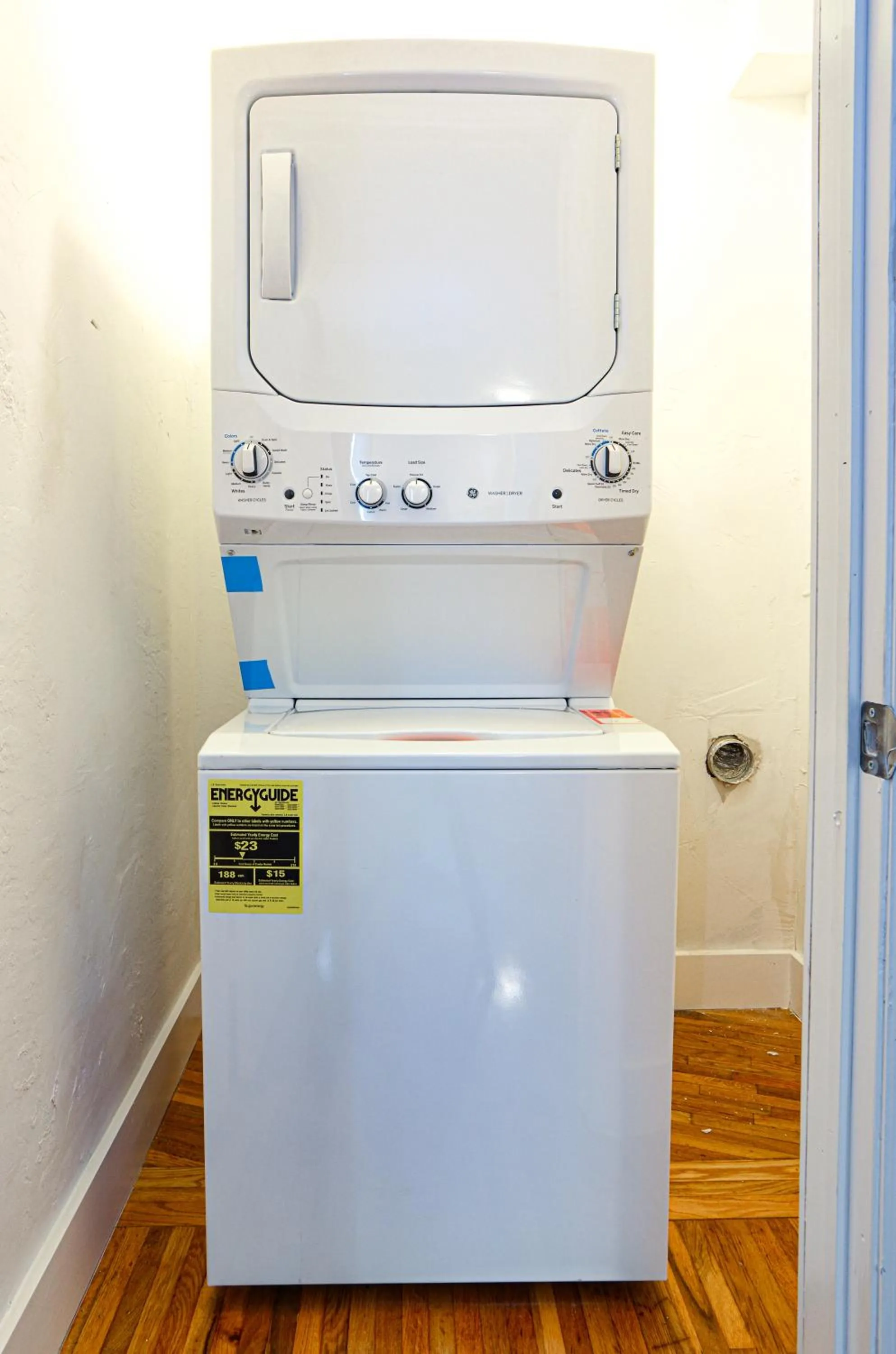 Property building in Broadwaysuites Downtown By RocketStay