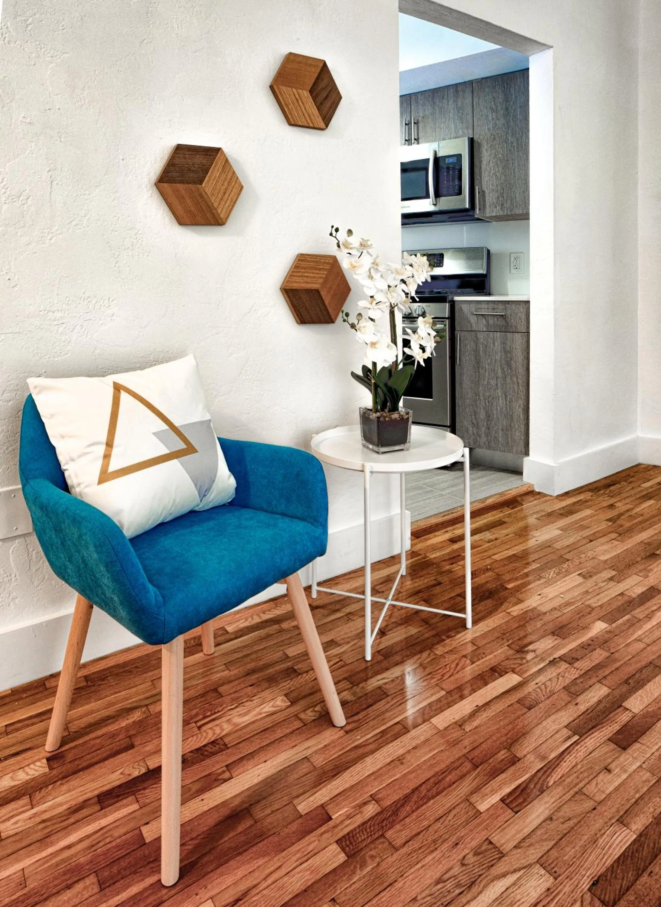 Living room in Broadwaysuites Downtown By RocketStay