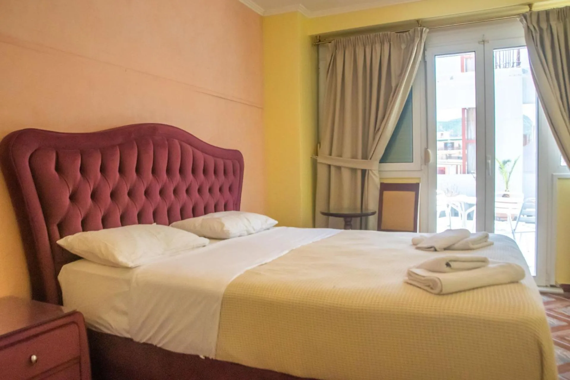 Bed in Hotel Astoria