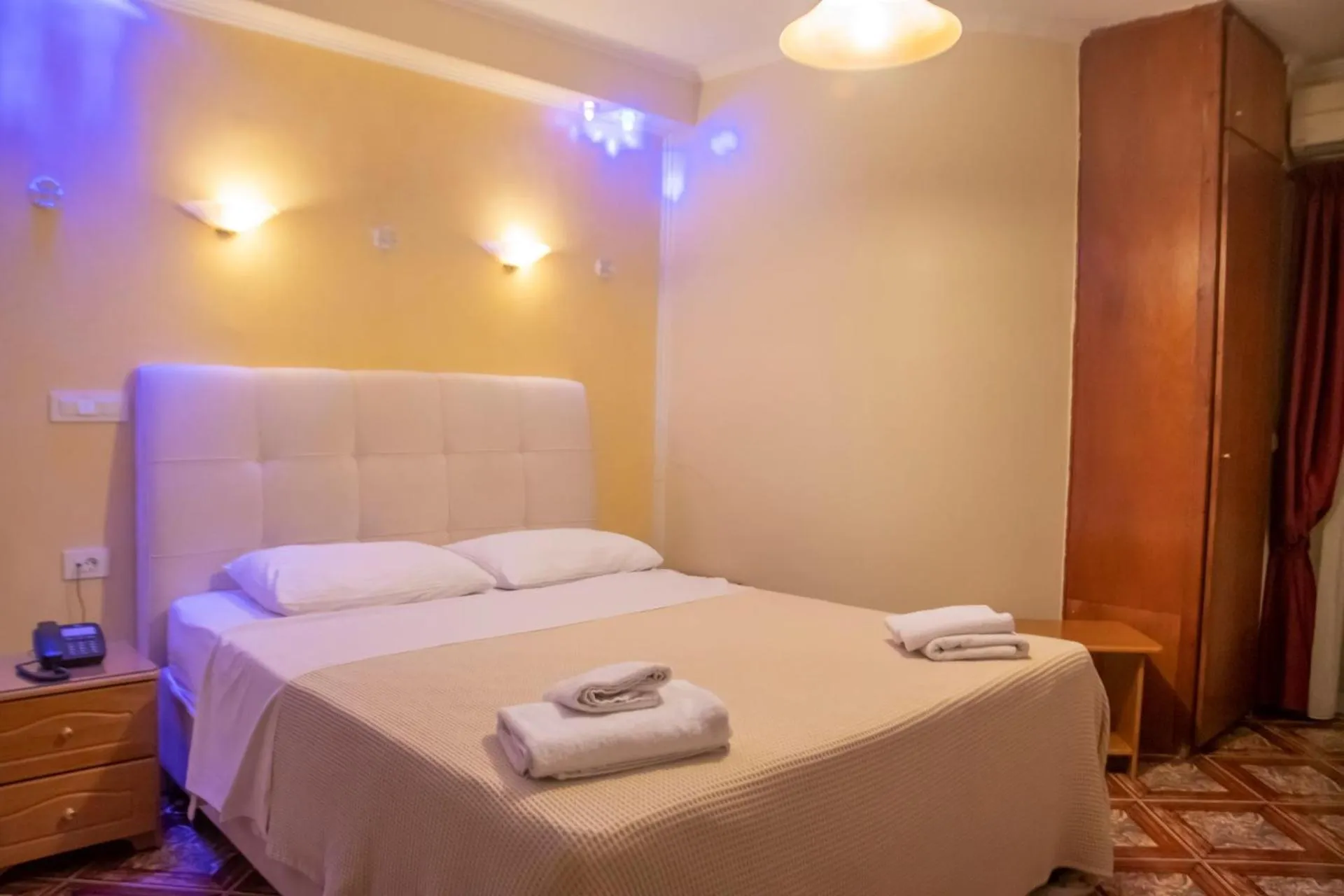 Bed in Hotel Astoria