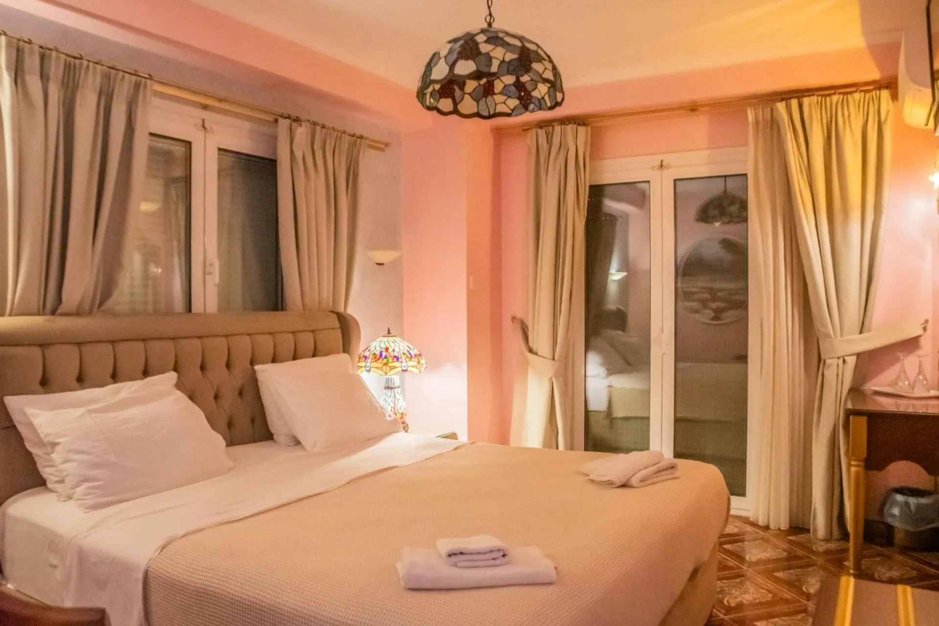 Bed in Hotel Astoria