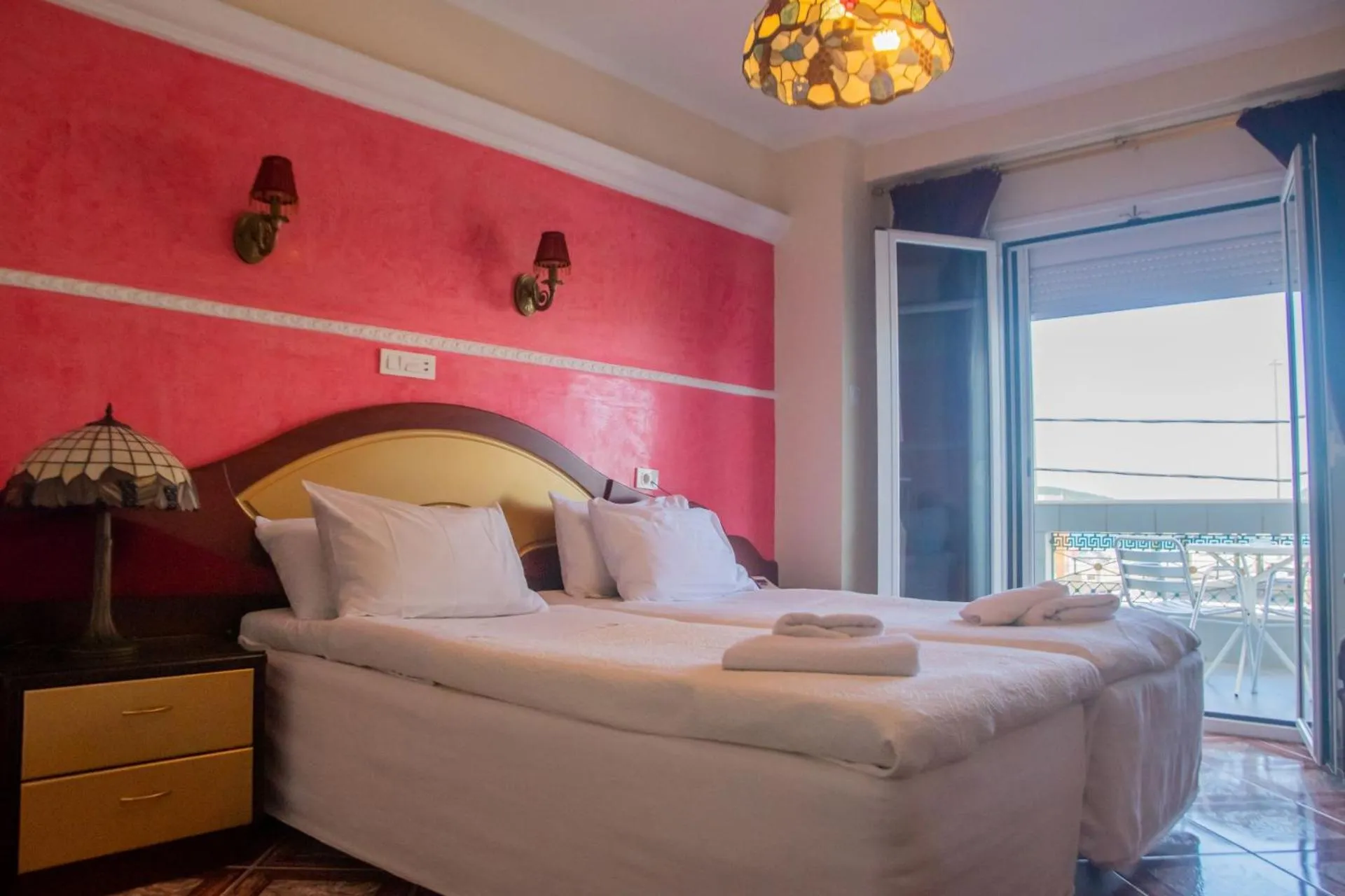 Bed in Hotel Astoria