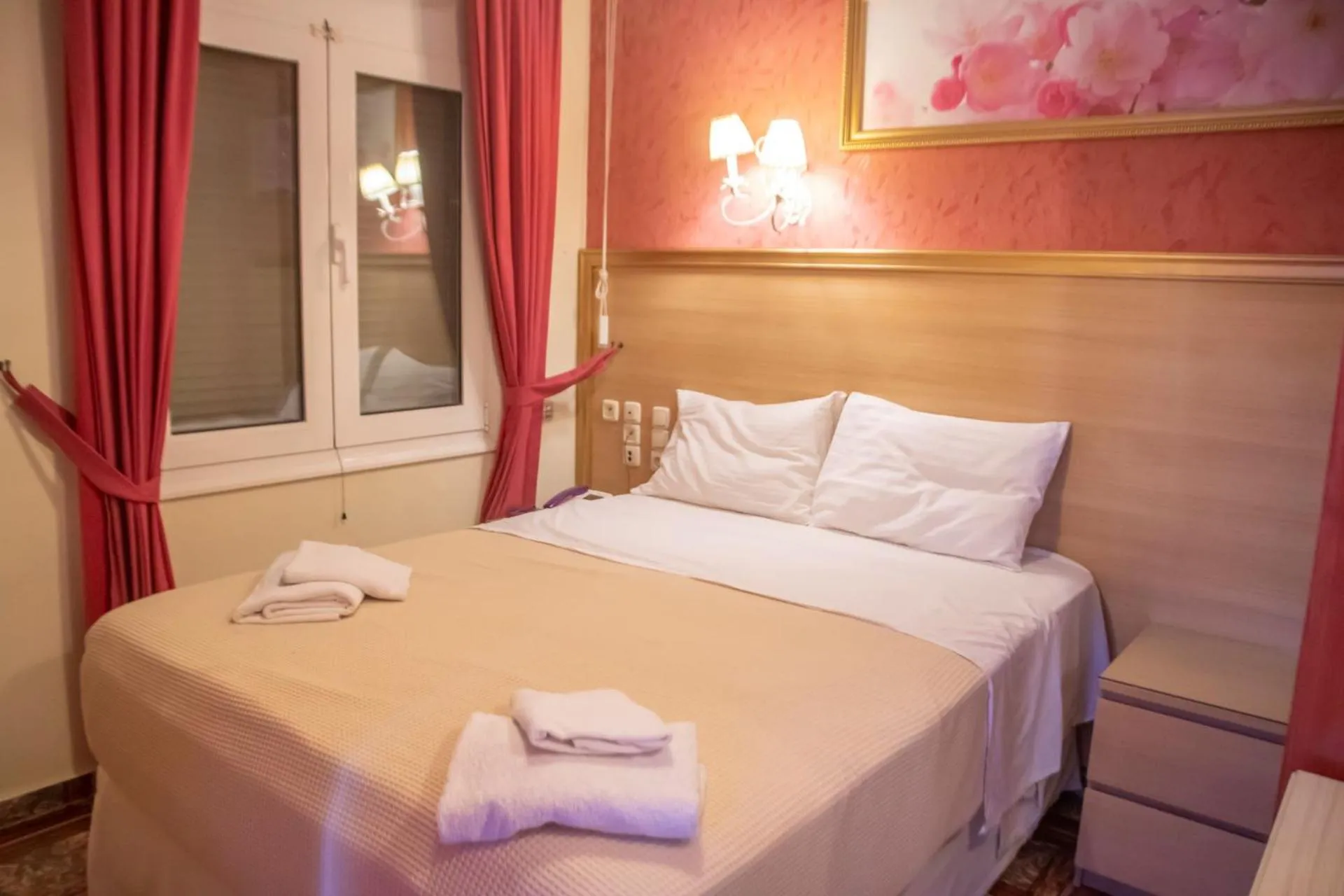 Photo of the whole room, Bed in Hotel Astoria