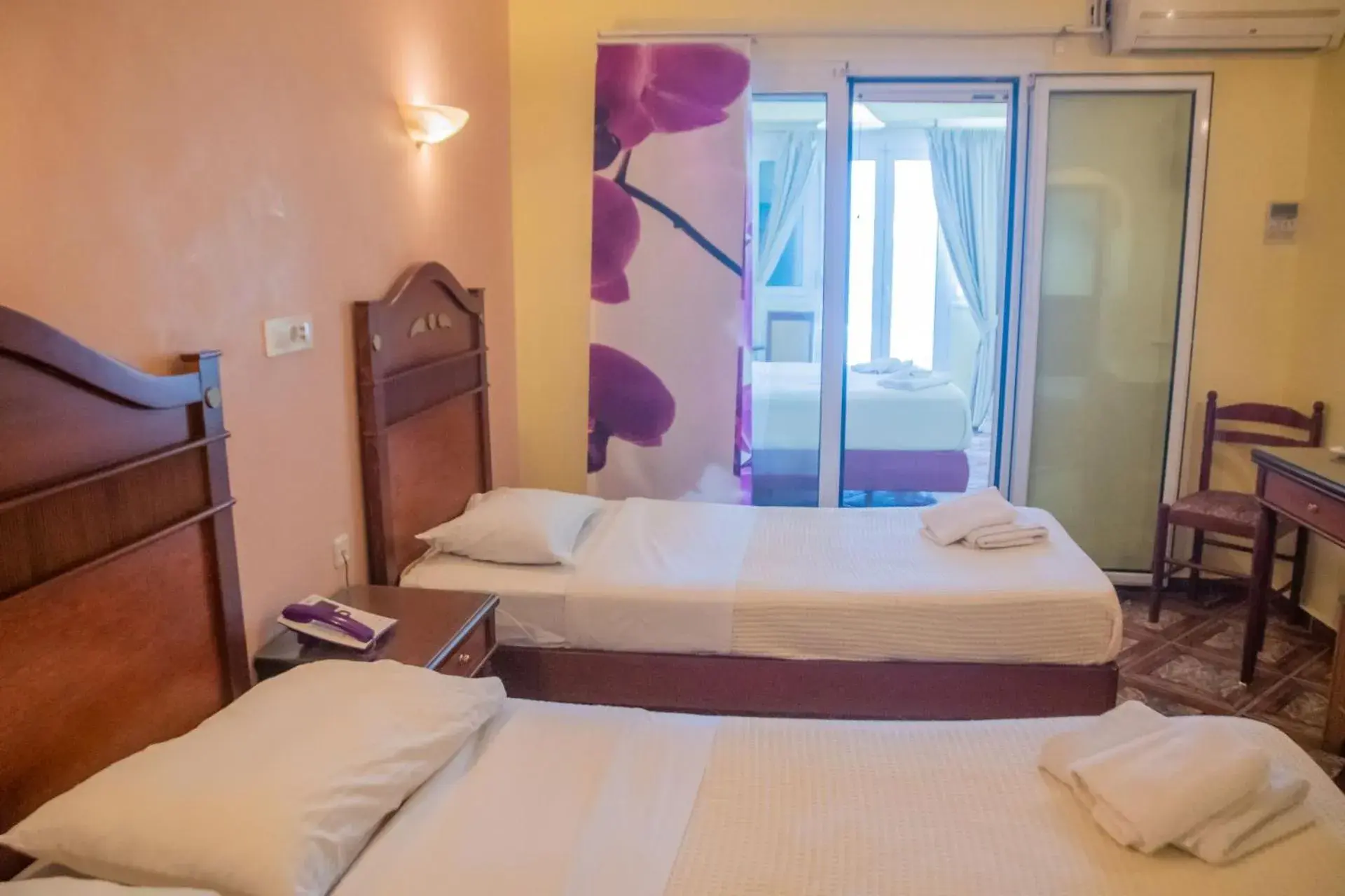 Family Room (2 Adults + 2 Children) in Hotel Astoria Family Room (2 Adults + 2 Children) in Hotel Astoria