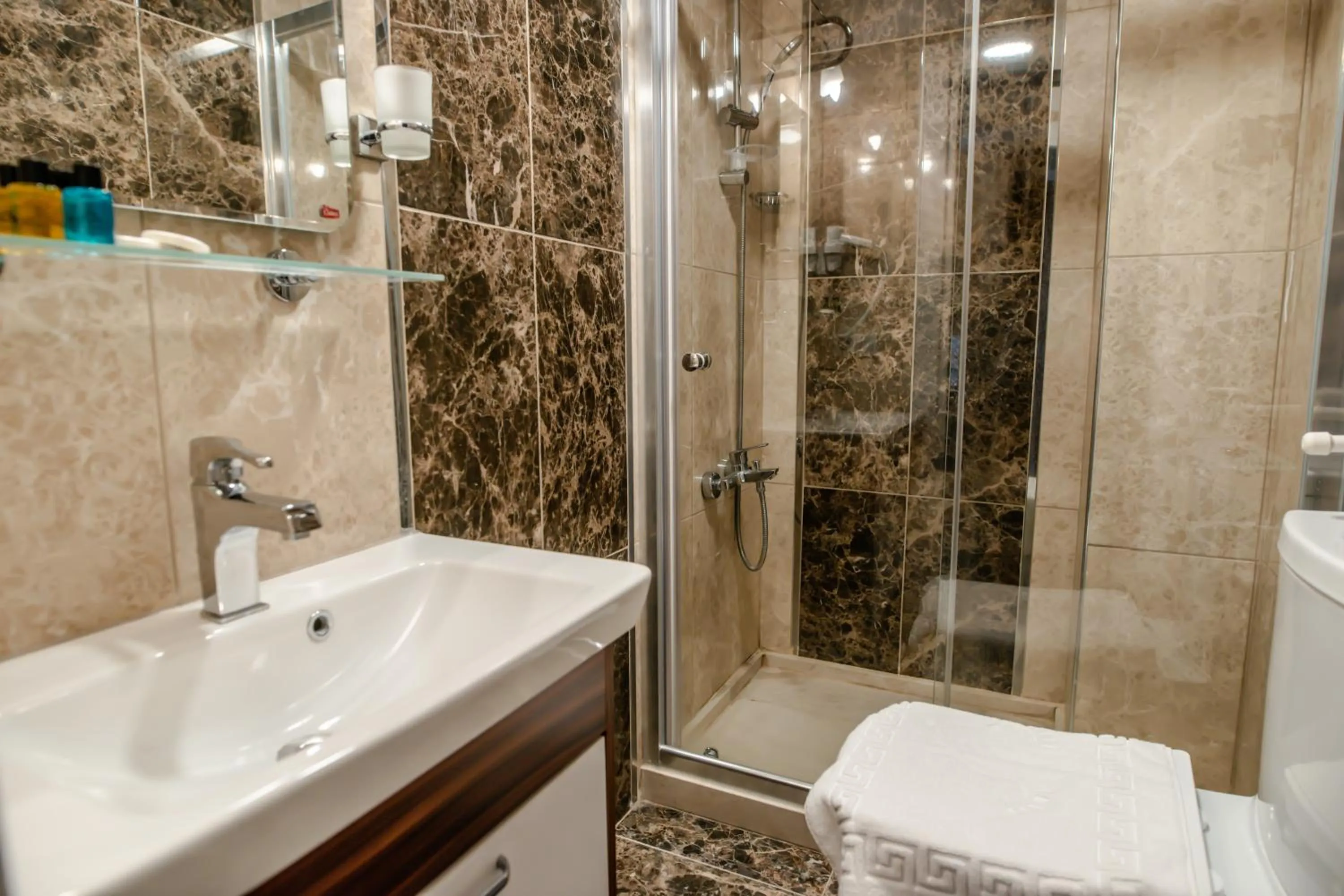 Shower in The Camelot Hotel