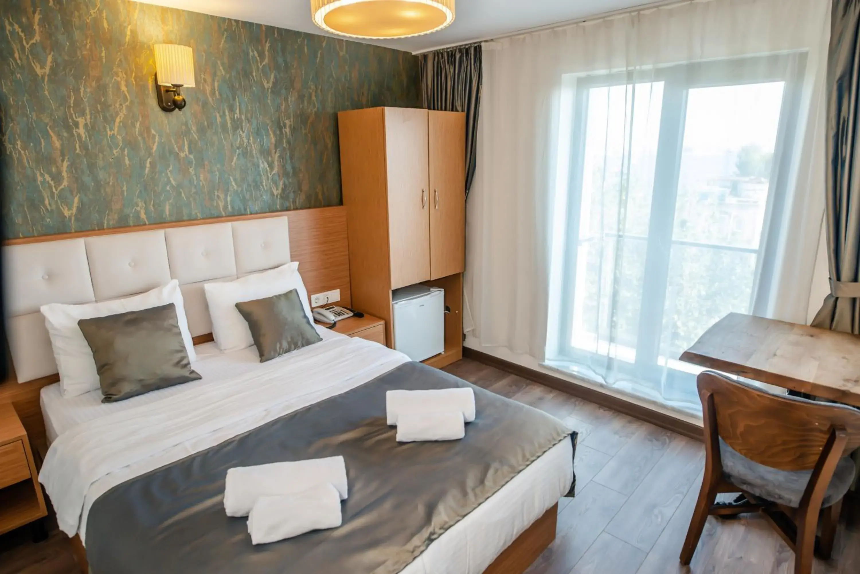 Deluxe Double Room in The Camelot Hotel Deluxe Double Room in The Camelot Hotel