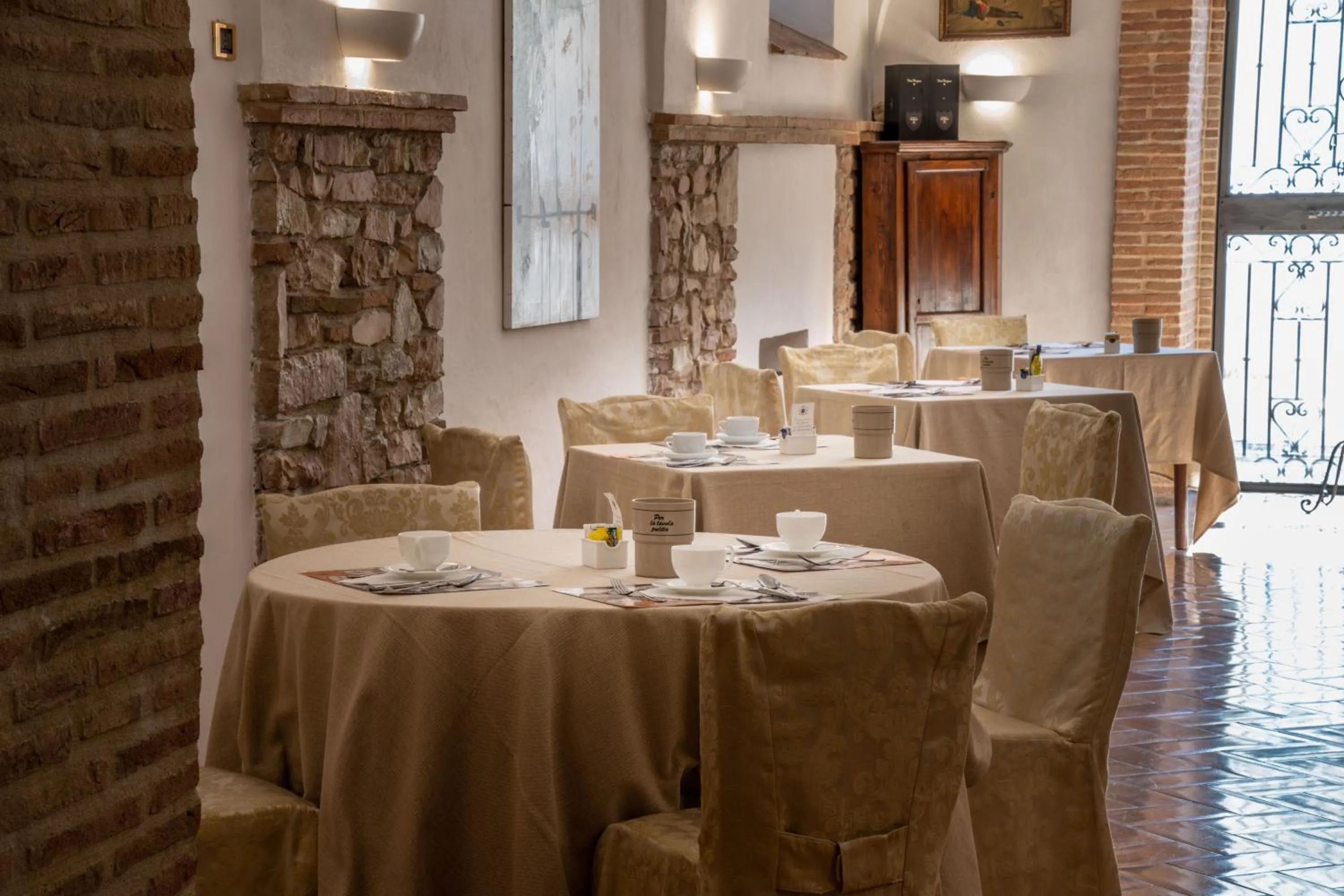 Restaurant/places to eat in Marchese Del Grillo