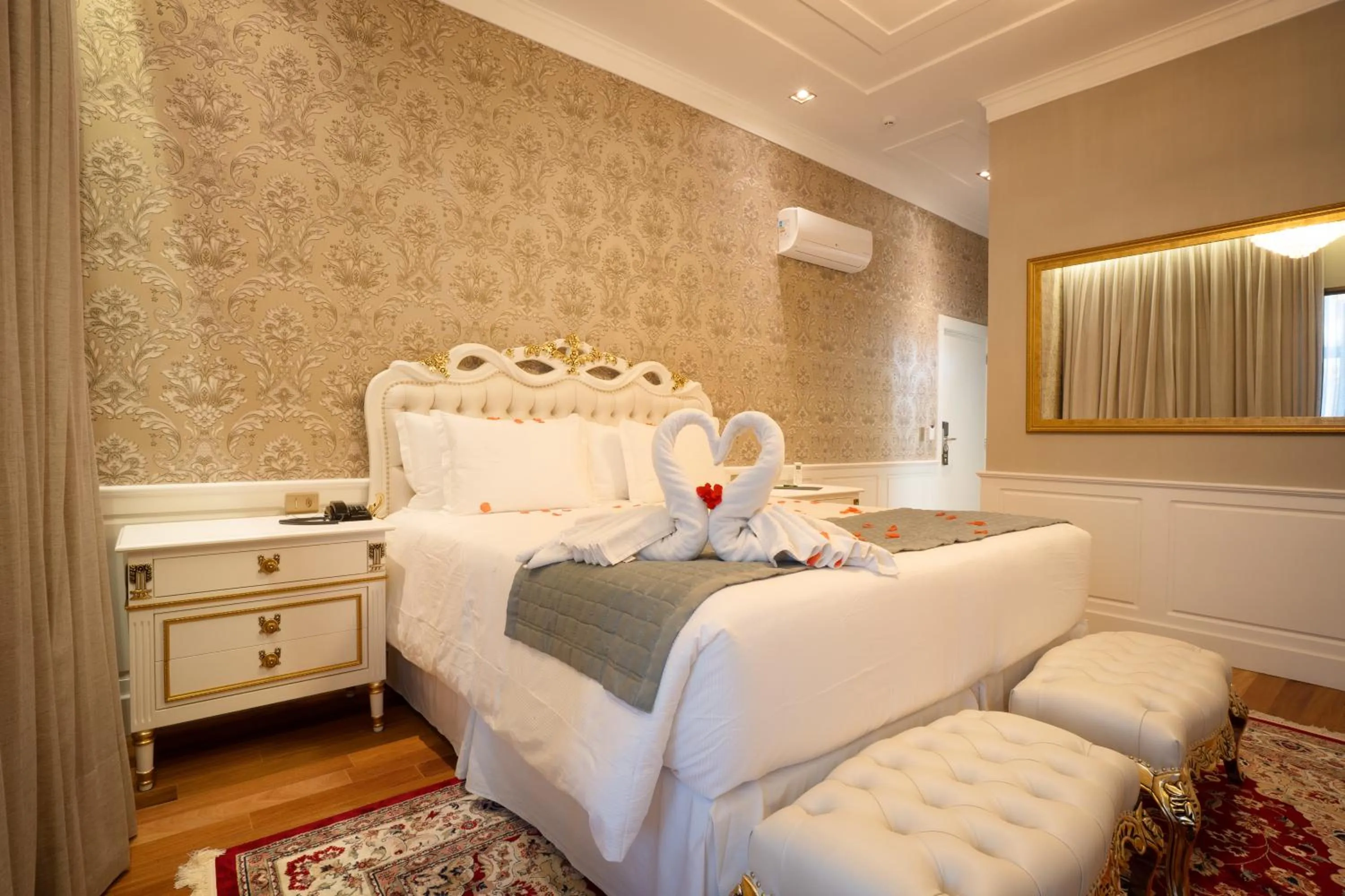 Bed in Pousada Luis XV