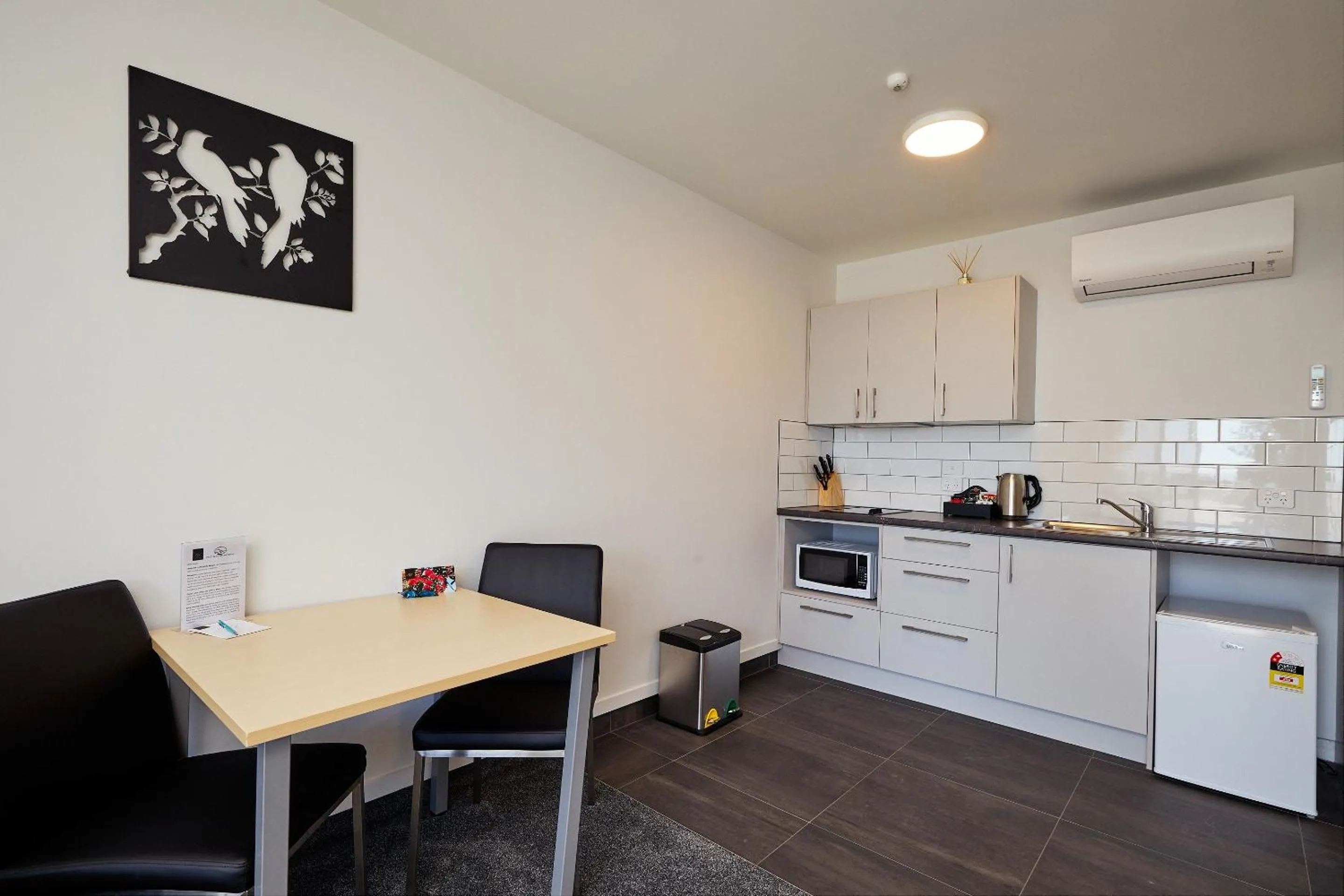 Kitchen or kitchenette in The White Morph - Heritage Collection