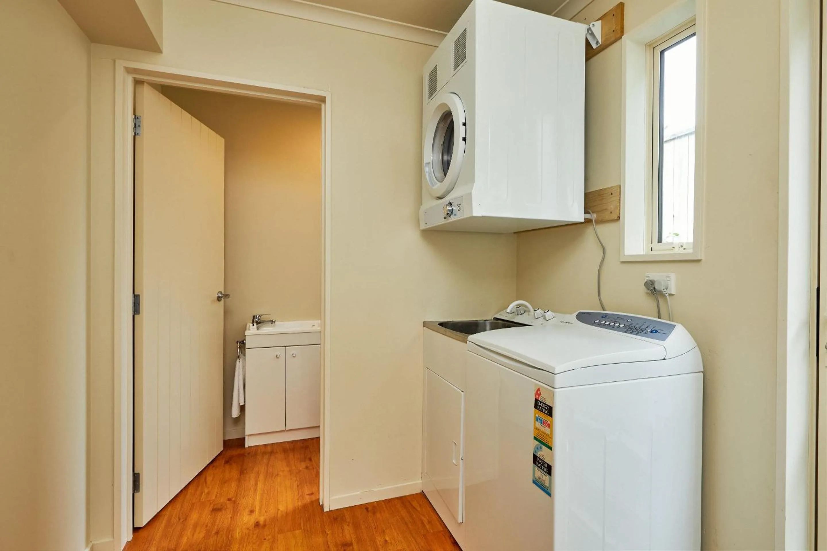 Toilet in The White Morph - Heritage Collection