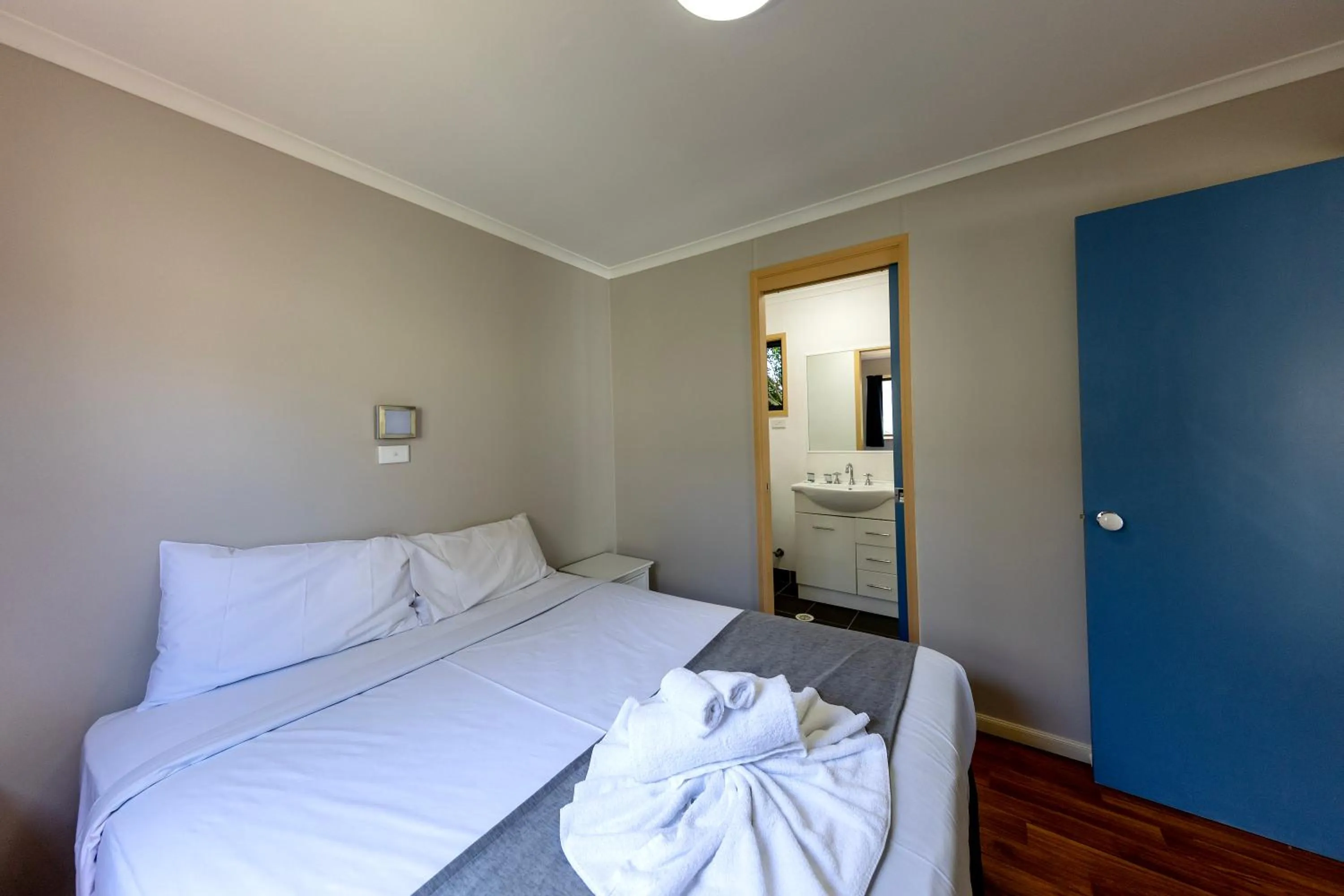 Bed in Breeze Inn 13 Princes Highway, Ulladulla