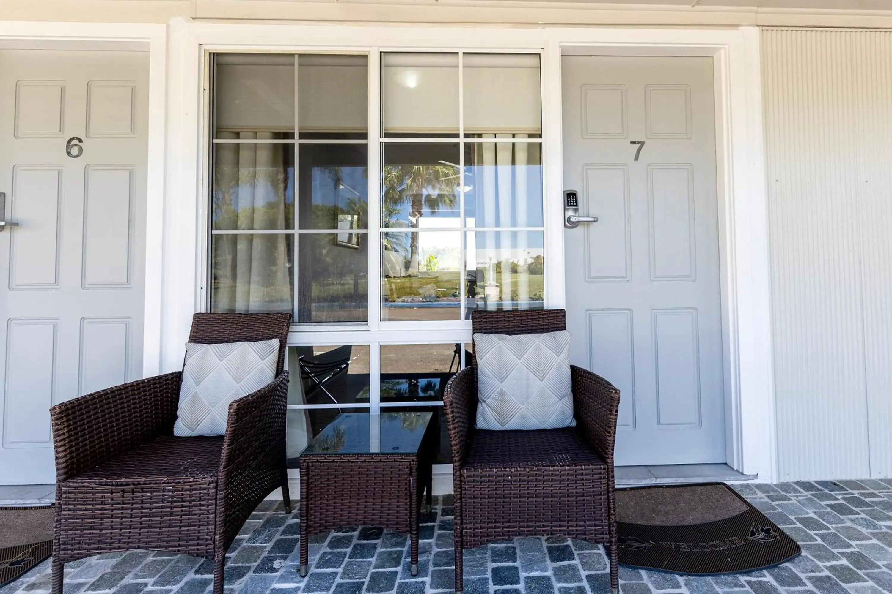 Queen Room - Pet Friendly in Breeze Inn 13 Princes Highway, Ulladulla Queen Room - Pet Friendly in Breeze Inn 13 Princes Highway, Ulladulla