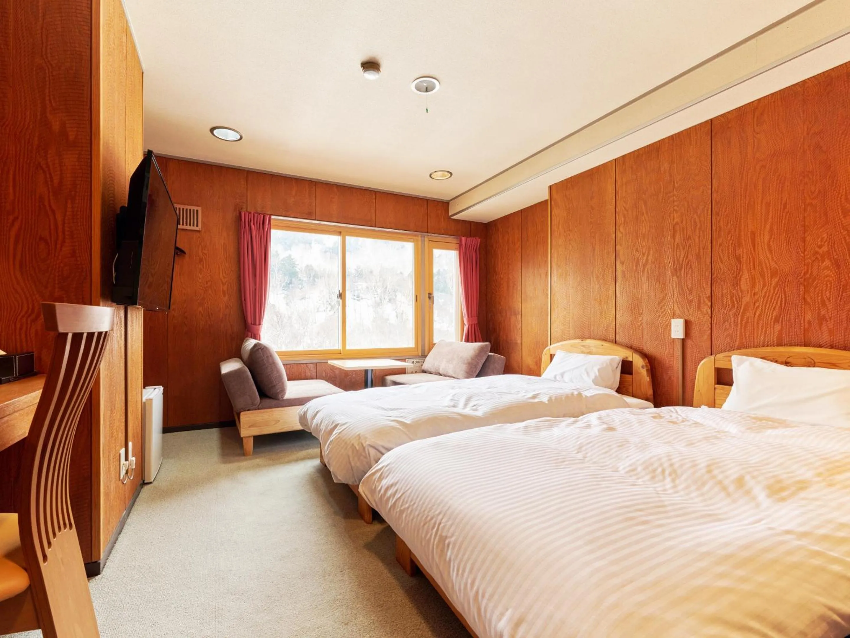 Photo of the whole room, Bed in Ishinoyu Lodge